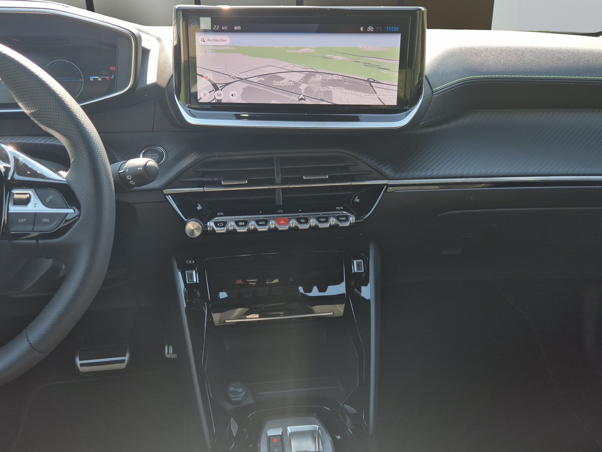 PEUGEOT 2008 1.2 Hybrid 145 GT Exclusive-image-13
