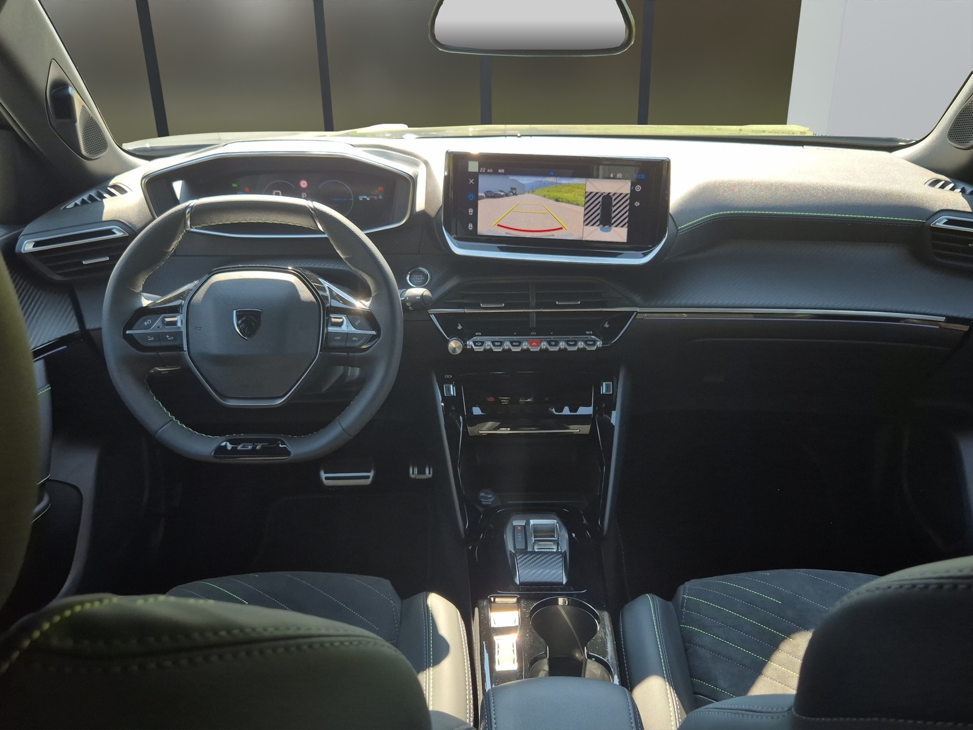 PEUGEOT 2008 1.2 Hybrid 145 GT Exclusive-image-11