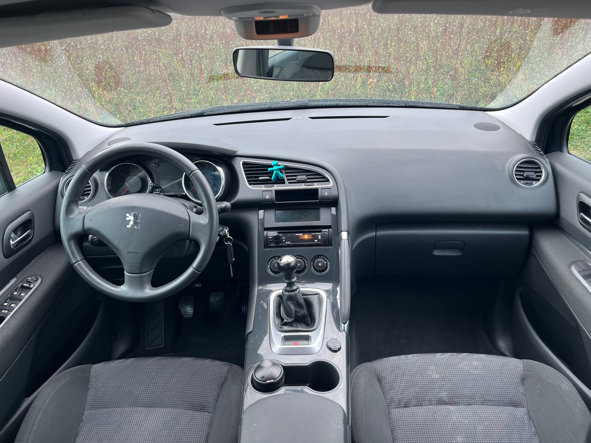 PEUGEOT 3008 1.6 16V T Platinum-image-11