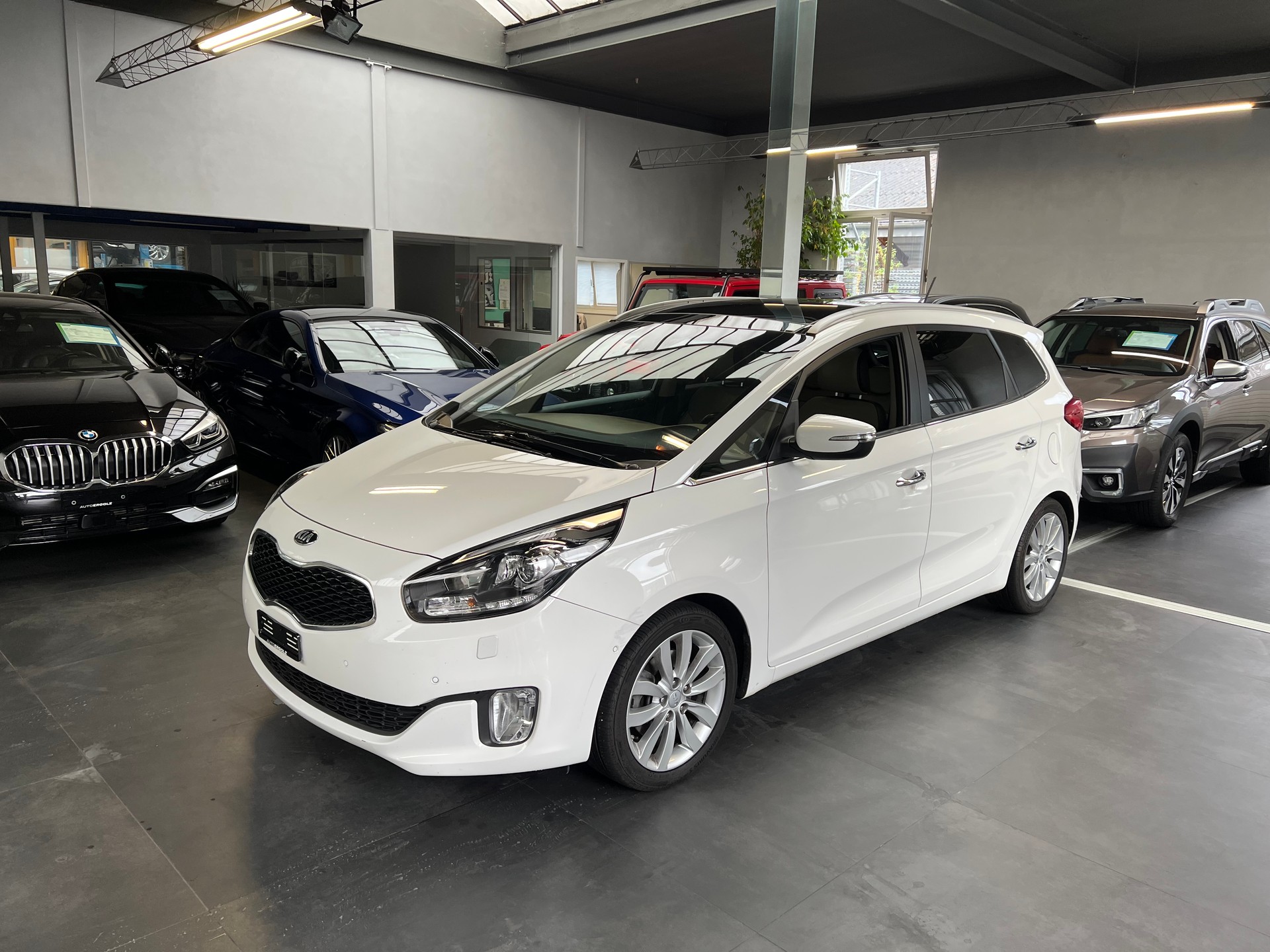 KIA Carens 2.0 GDI Style Automatic