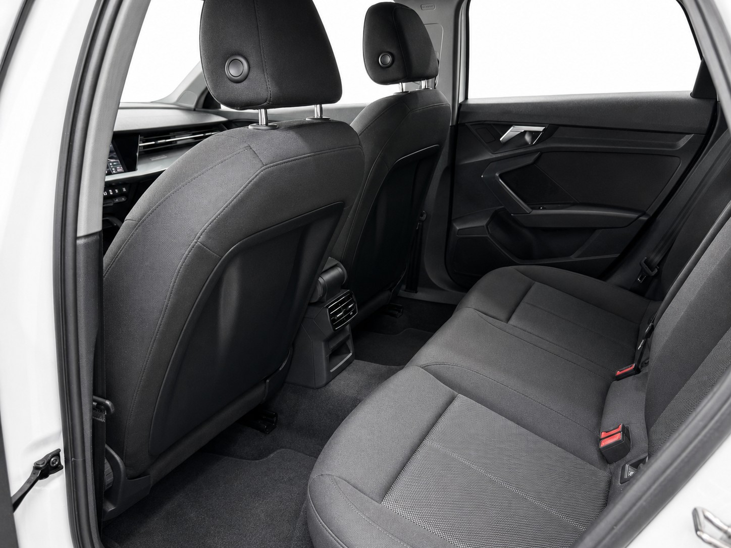 AUDI A3 Sportback 35 TDI S line S-tronic-image-12