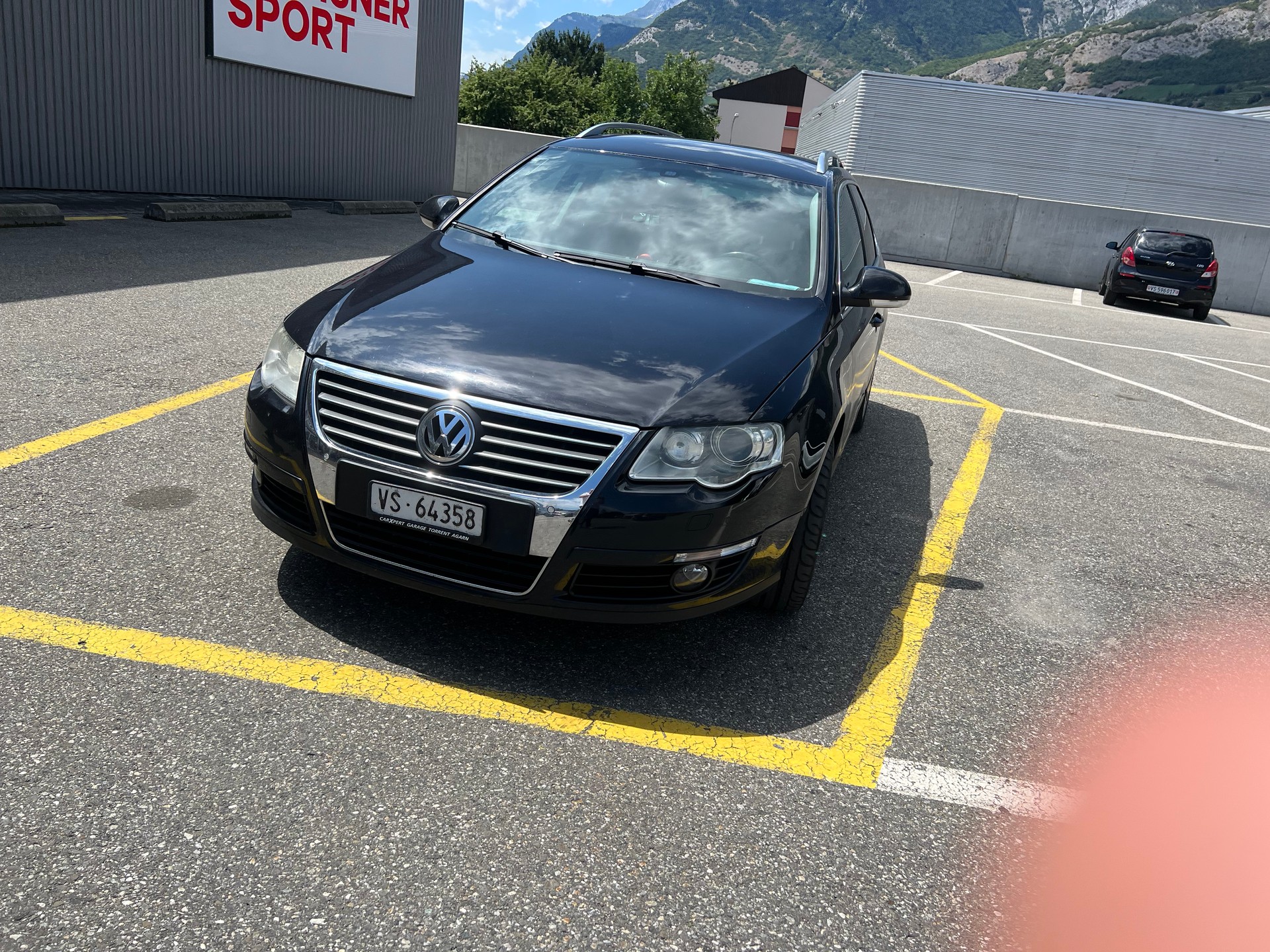 VW Passat Variant 2.0 TDI Premium 4Motion DSG-image-0
