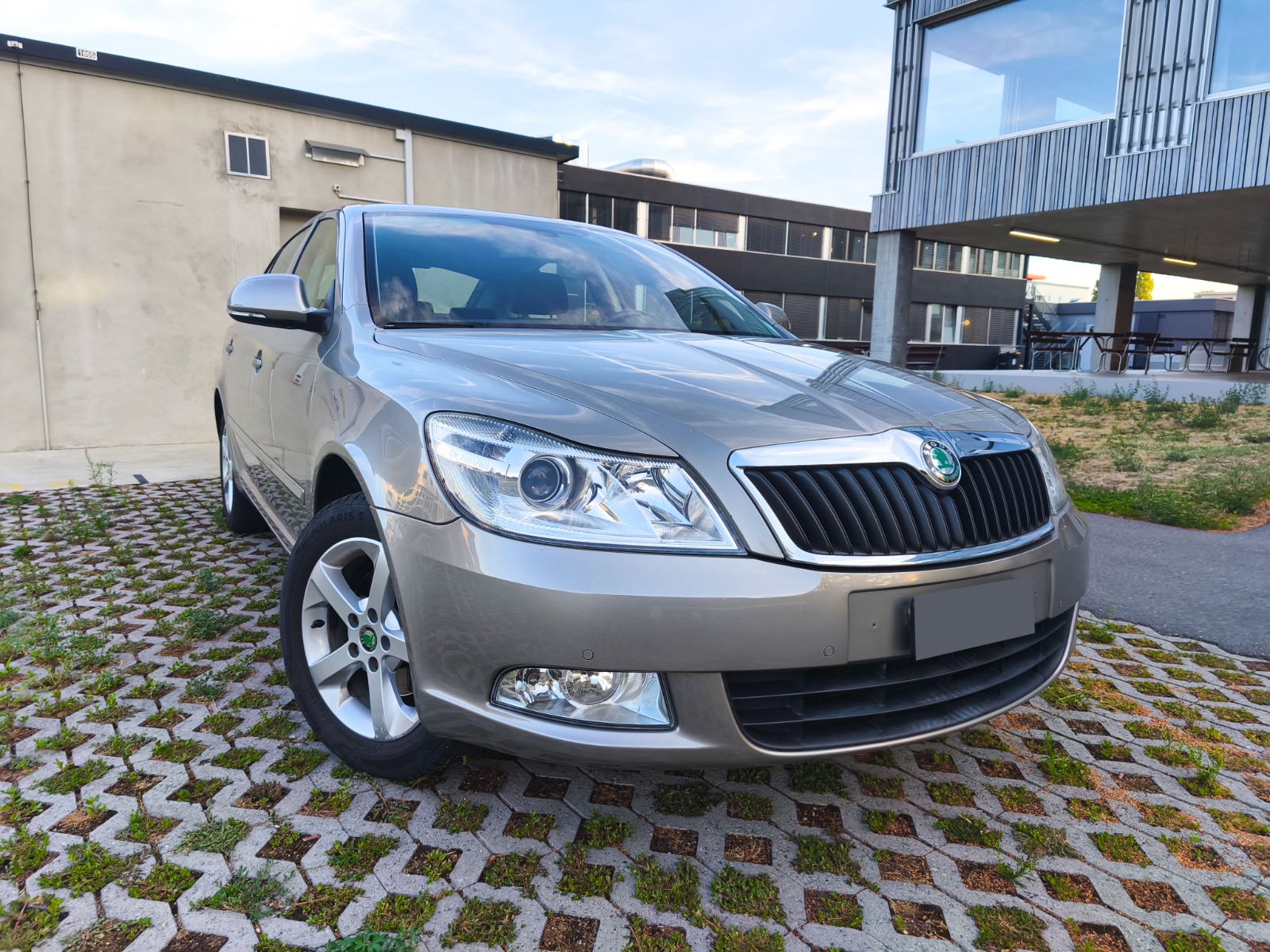 SKODA Octavia 1.8 TSI Elegance DSG-image-2