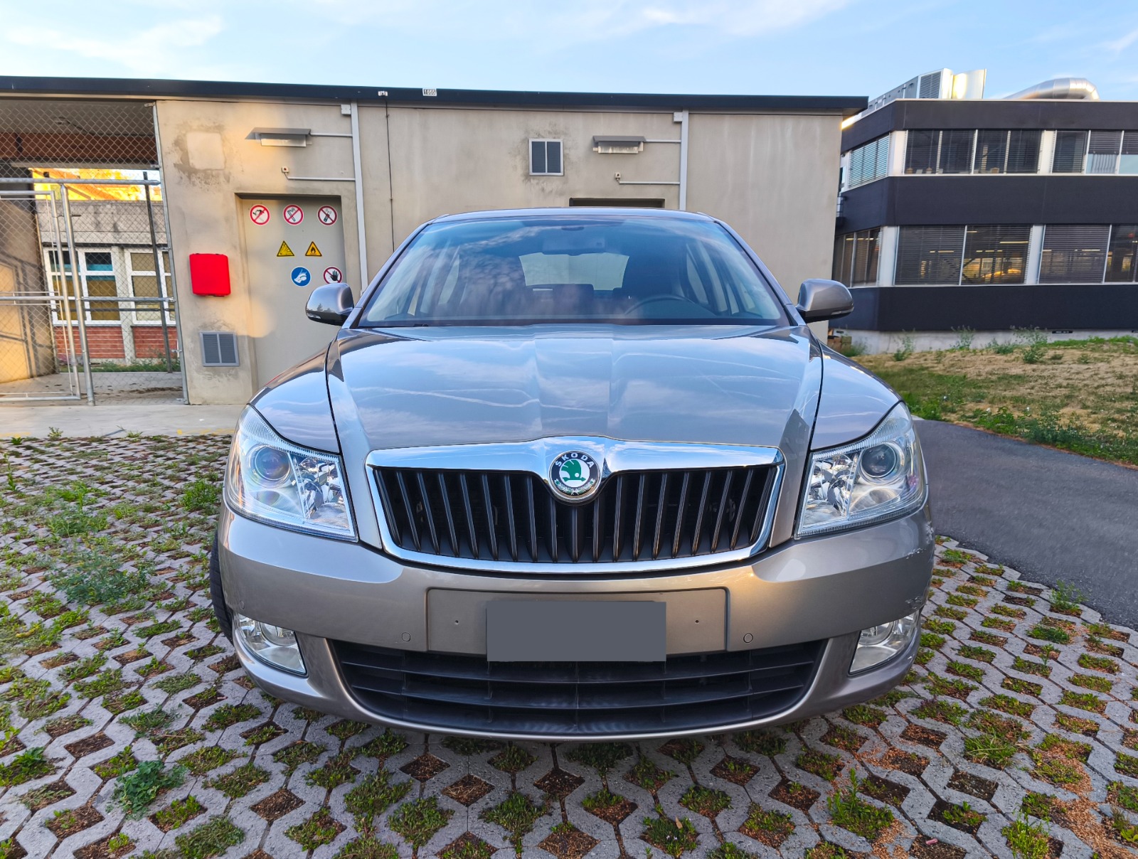 SKODA Octavia 1.8 TSI Elegance DSG-image-1