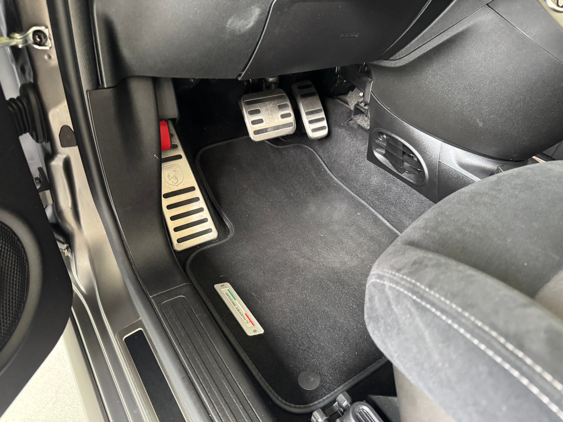 FIAT 595C 1.4 16V Turbo Abarth Competizione Dualogic-image-12