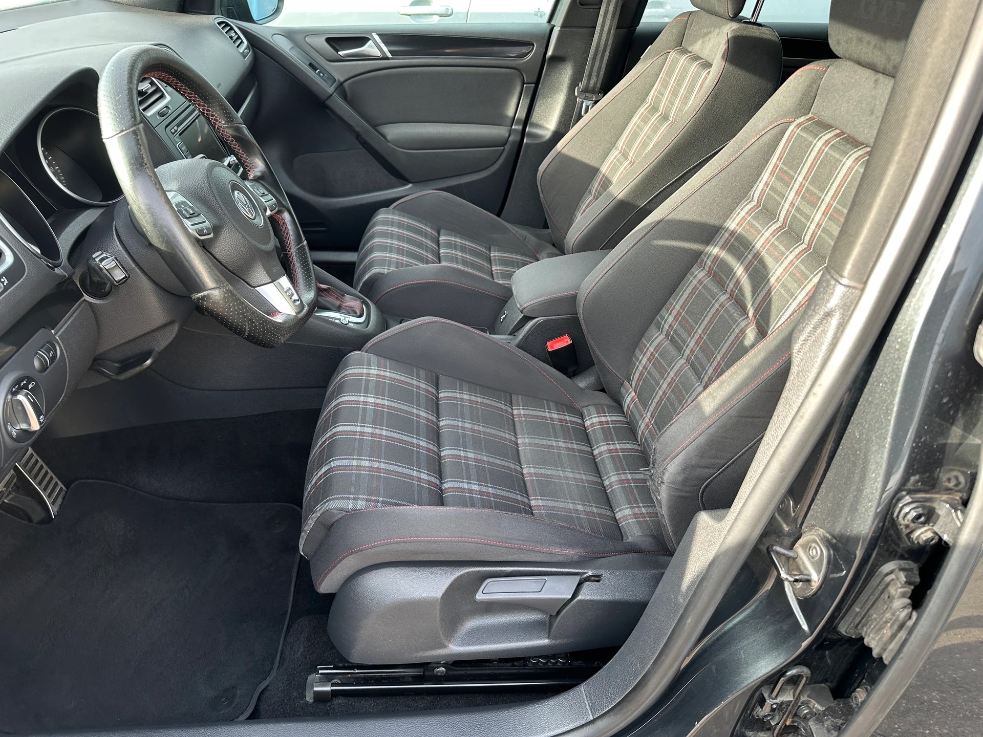 VW Golf 2.0 TSI GTI DSG-image-5