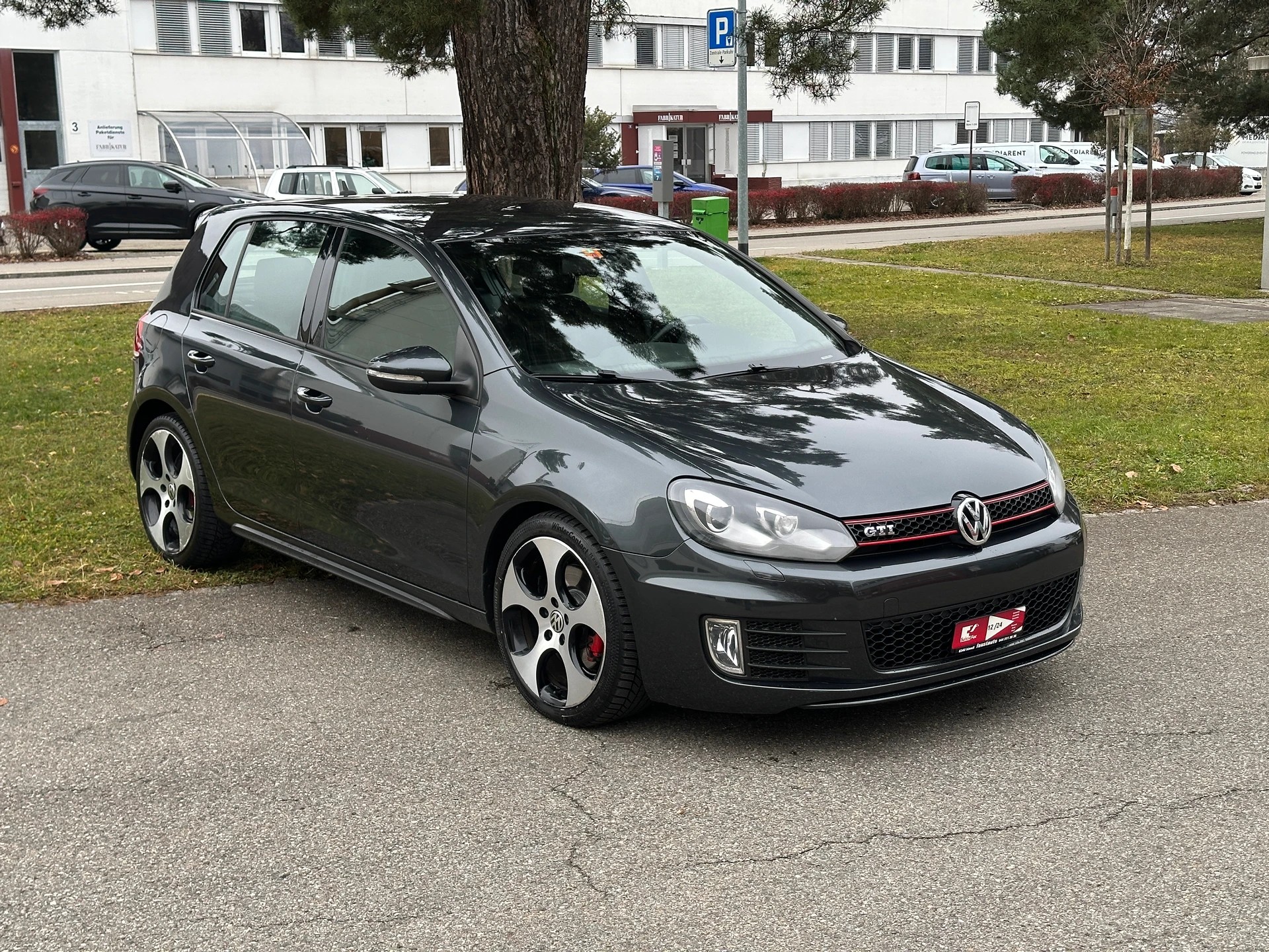 VW Golf 2.0 TSI GTI DSG-image-2
