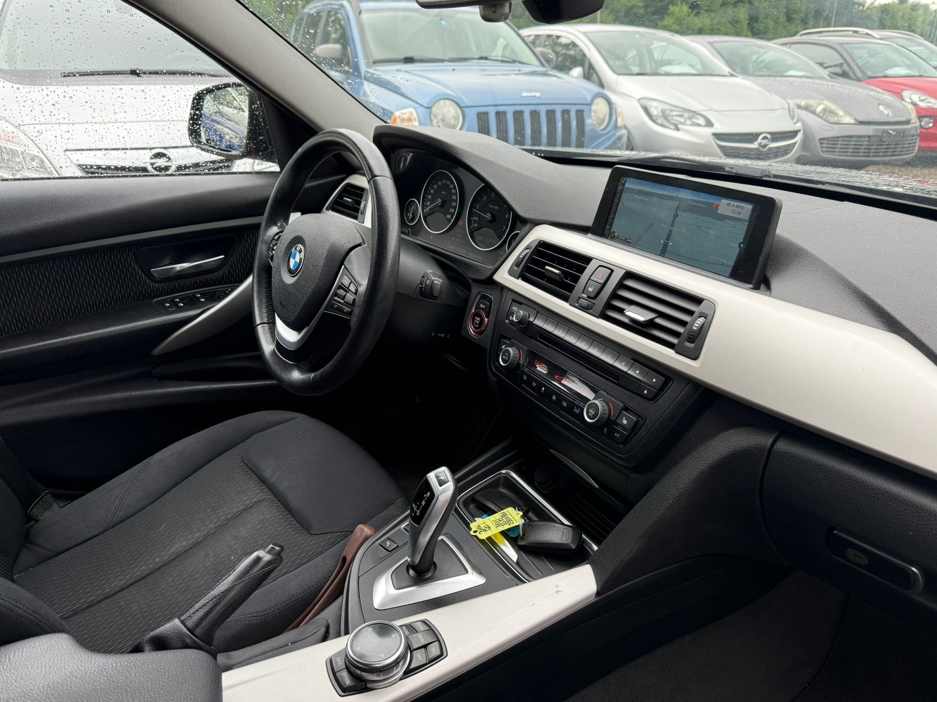 BMW 320i Efficient-Dynamics Steptronic-image-8