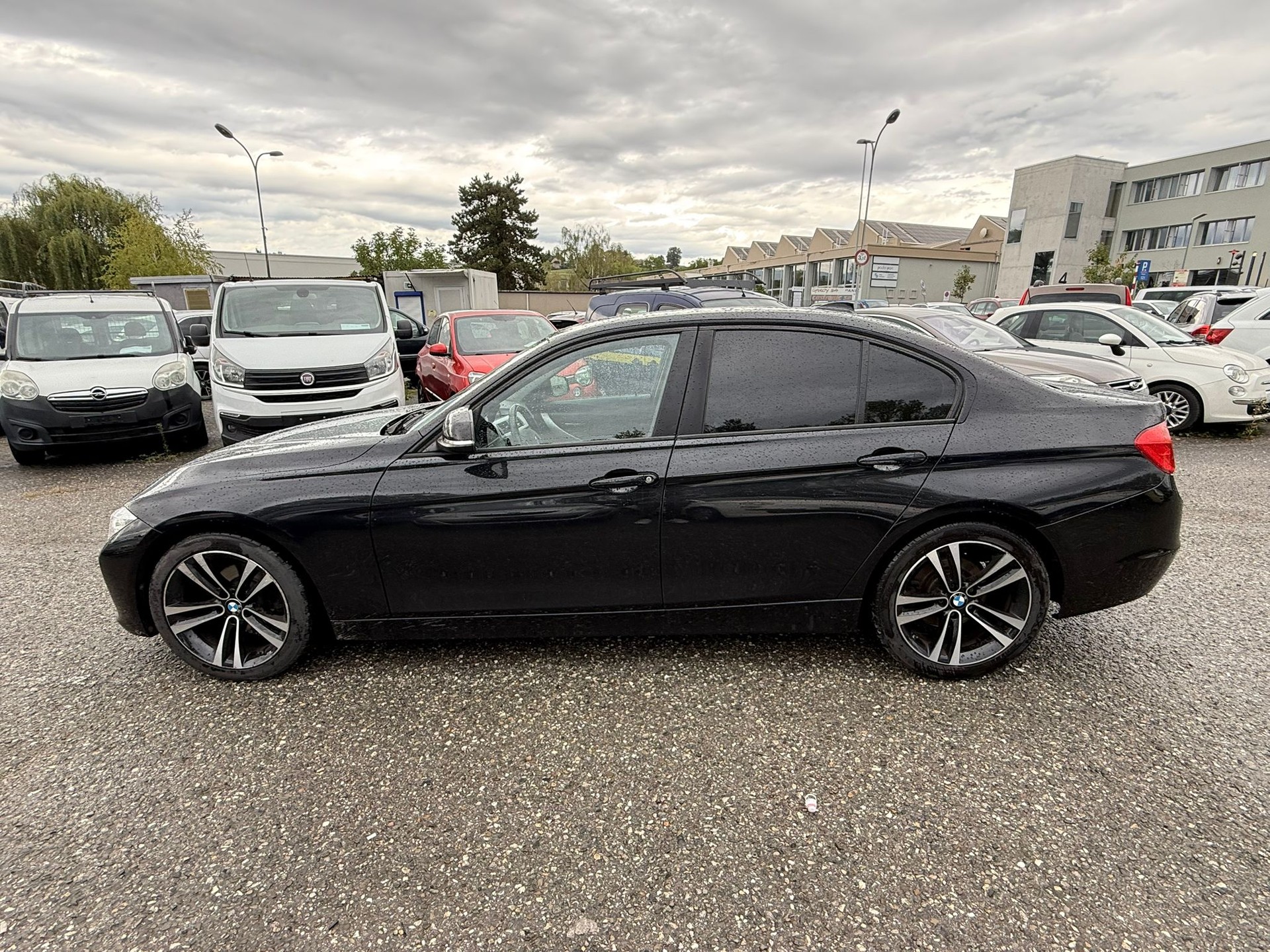 BMW 320i Efficient-Dynamics Steptronic-image-4
