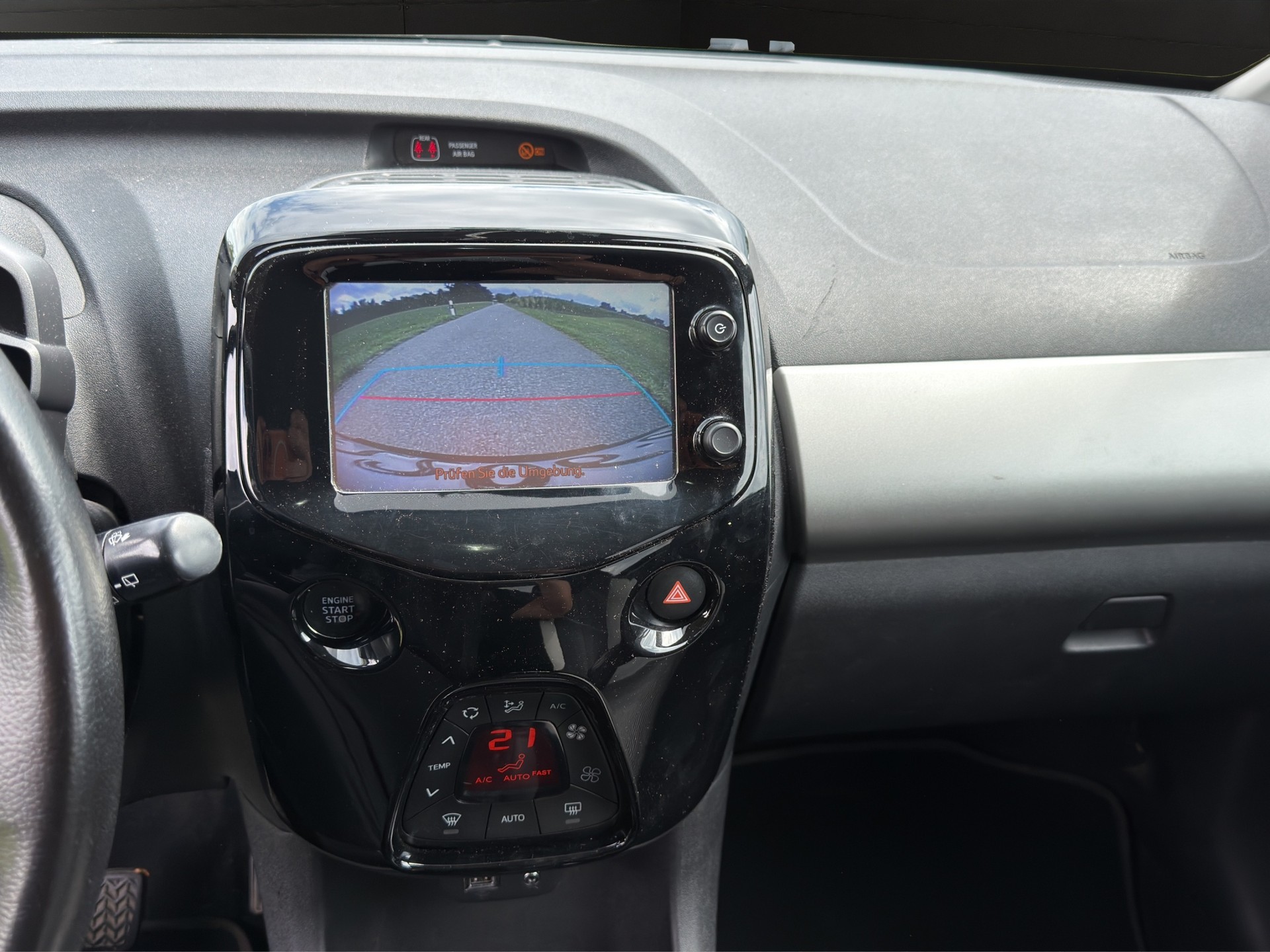 PEUGEOT 108 1.2 PureTech GT Line-image-11