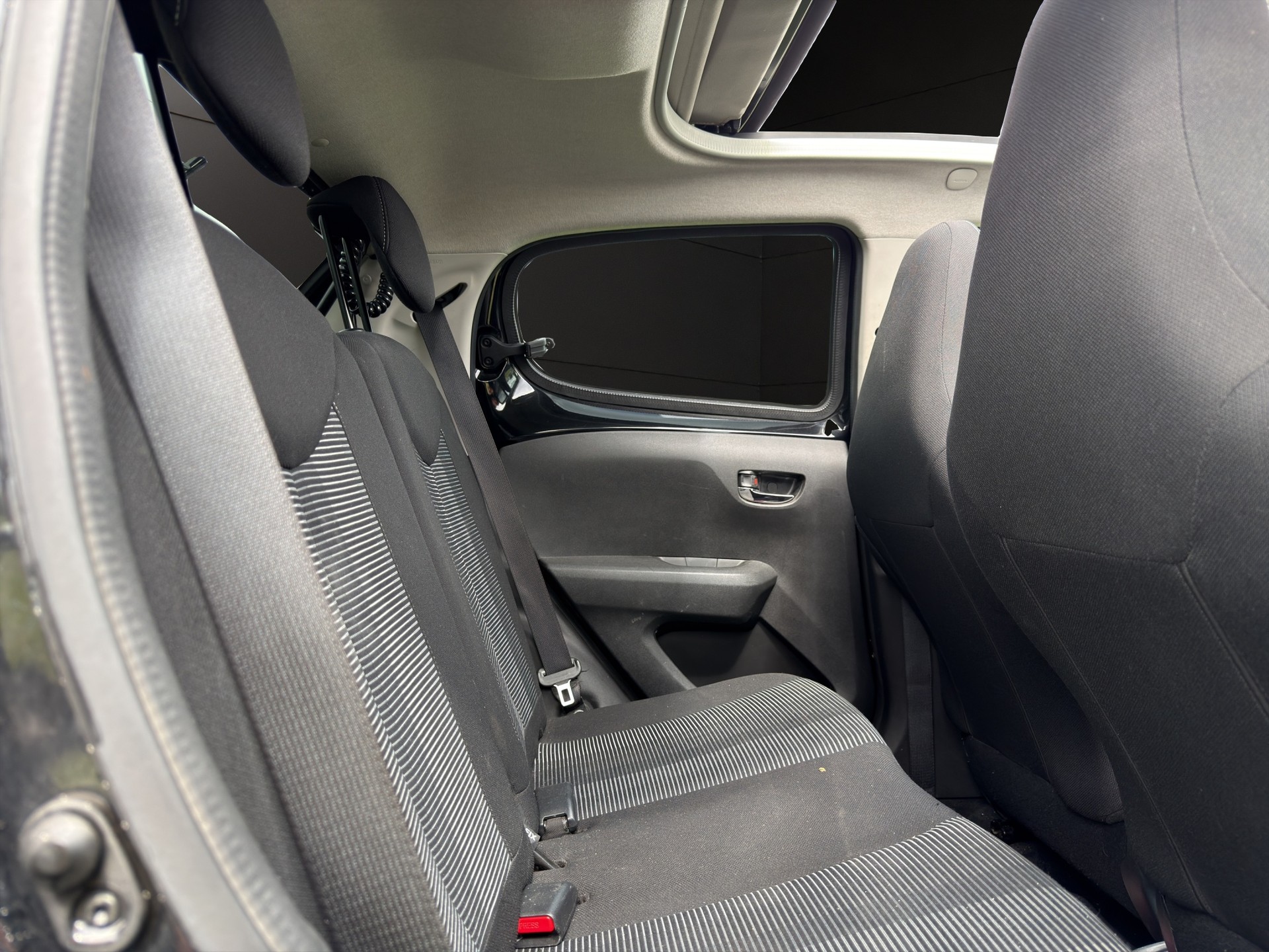 PEUGEOT 108 1.2 PureTech GT Line-image-13
