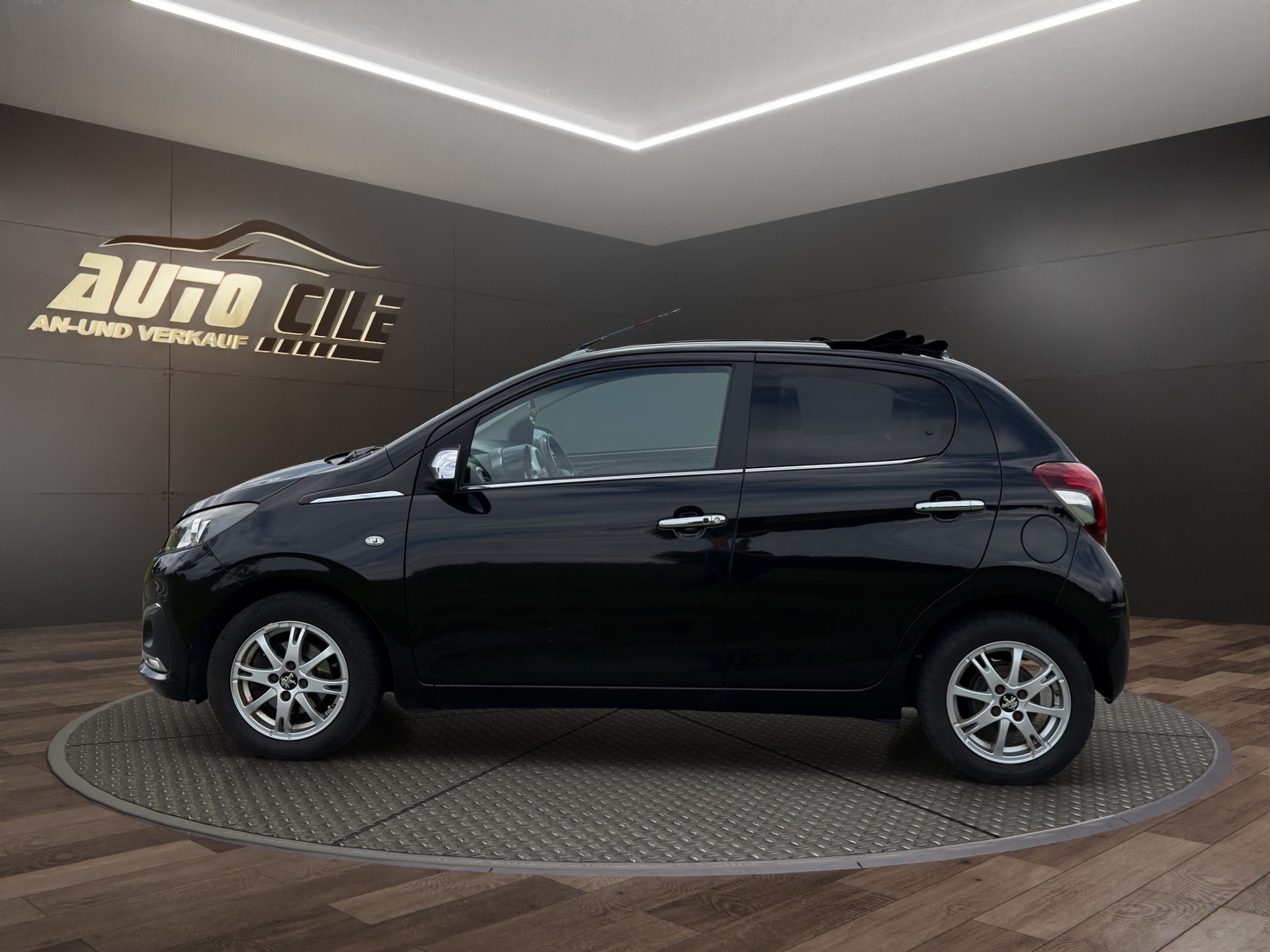 PEUGEOT 108 1.2 PureTech GT Line-image-3