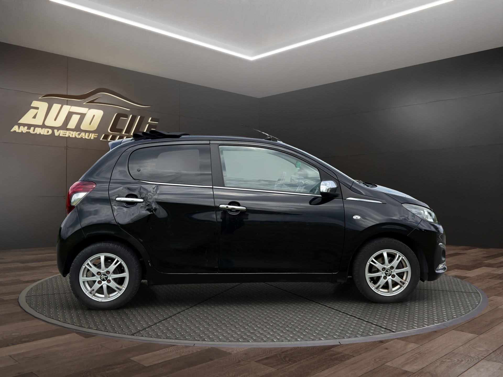 PEUGEOT 108 1.2 PureTech GT Line-image-4
