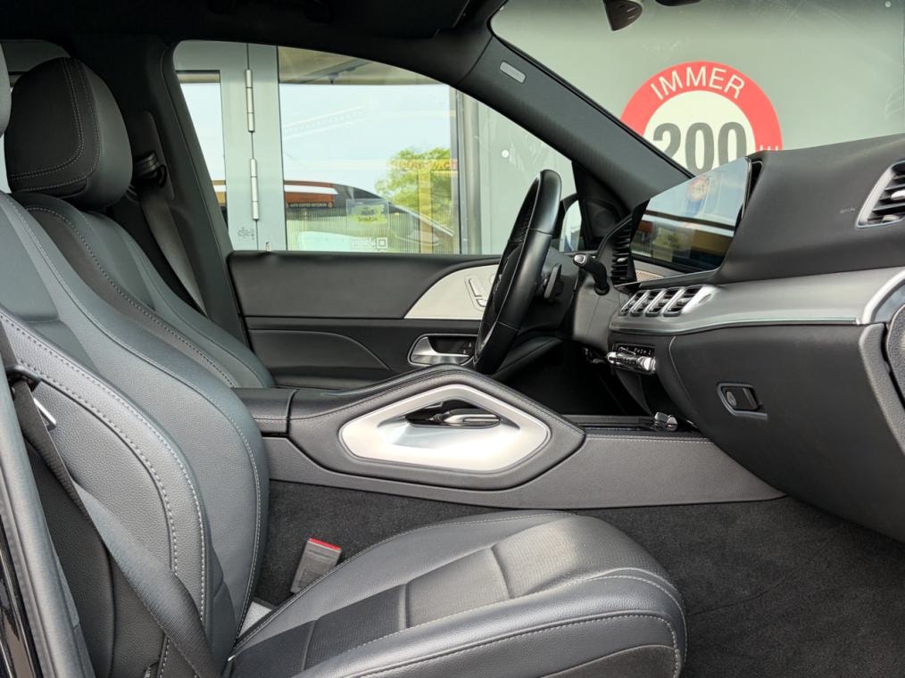 MERCEDES-BENZ GLE 300 d 4Matic AMG Line 9G-Tronic-image-9