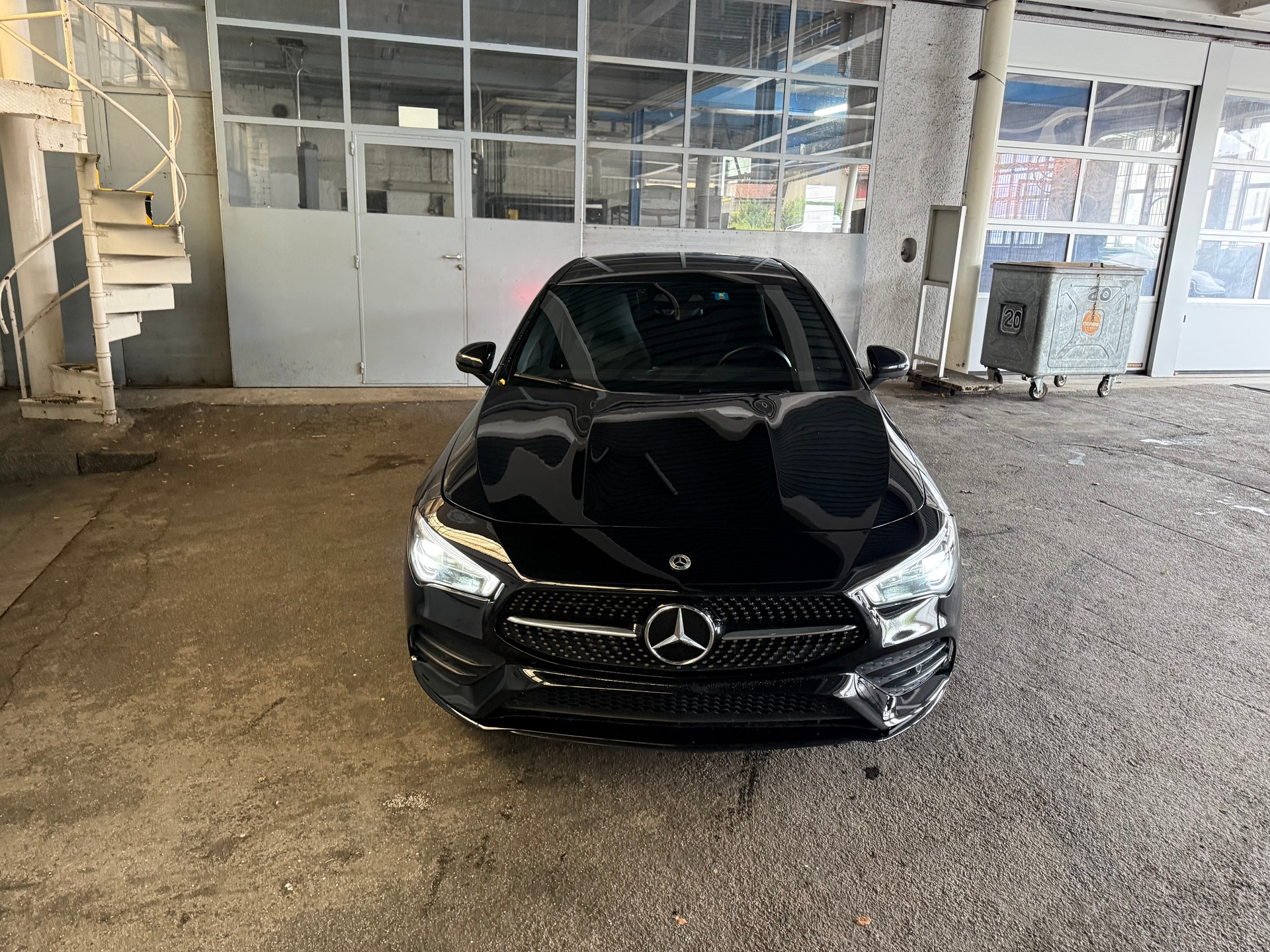 MERCEDES-BENZ CLA 200 AMG Line 7G-DCT-image-2