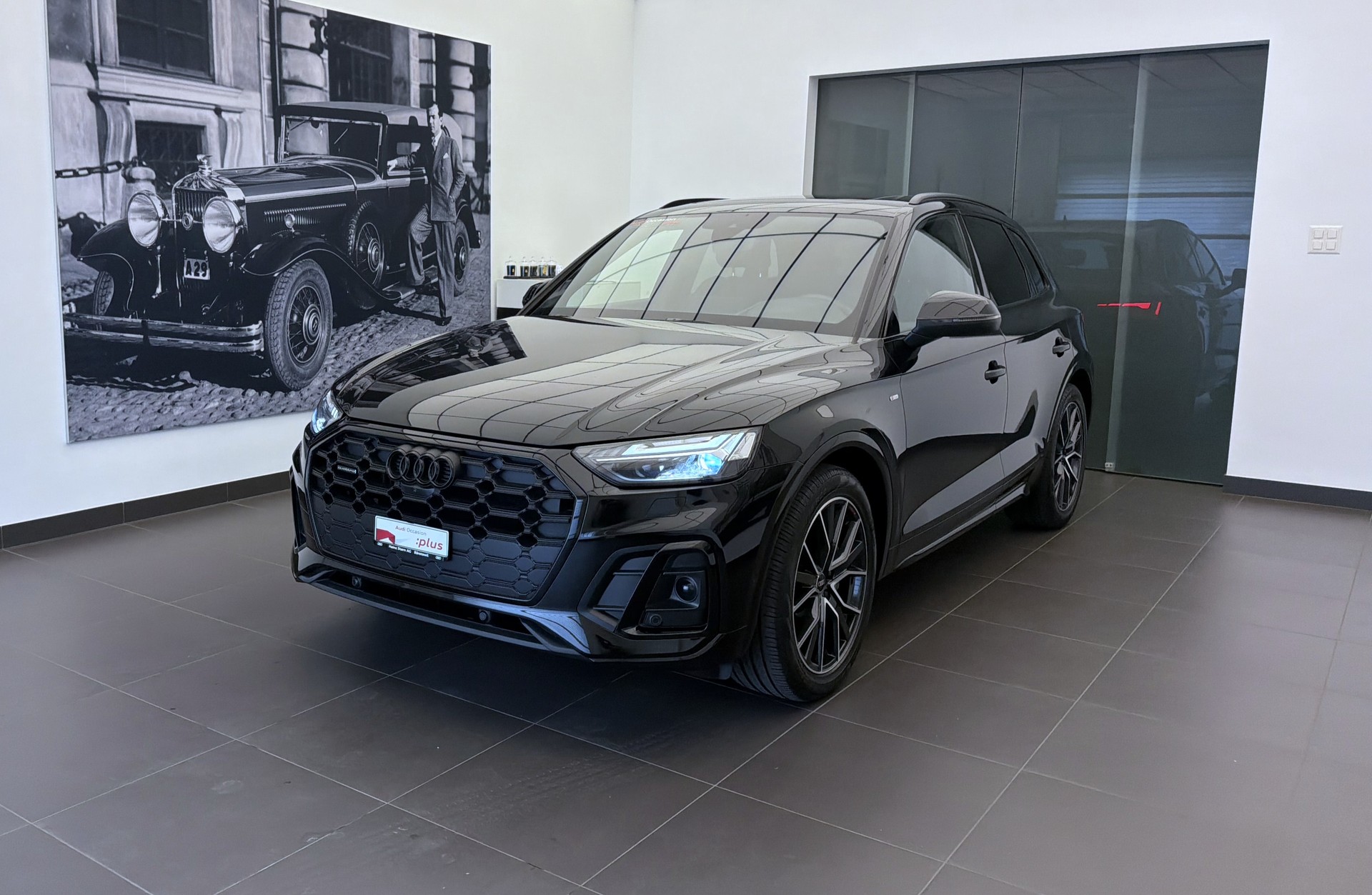 AUDI Q5 40 TDI Black Edition quattro S-tronic-image-0