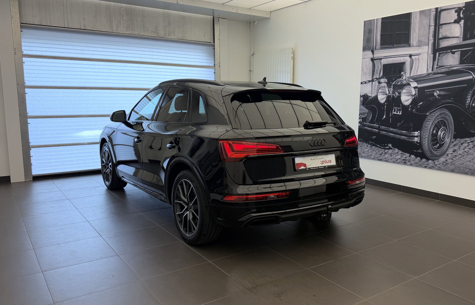 AUDI Q5 40 TDI Black Edition quattro S-tronic-image-27