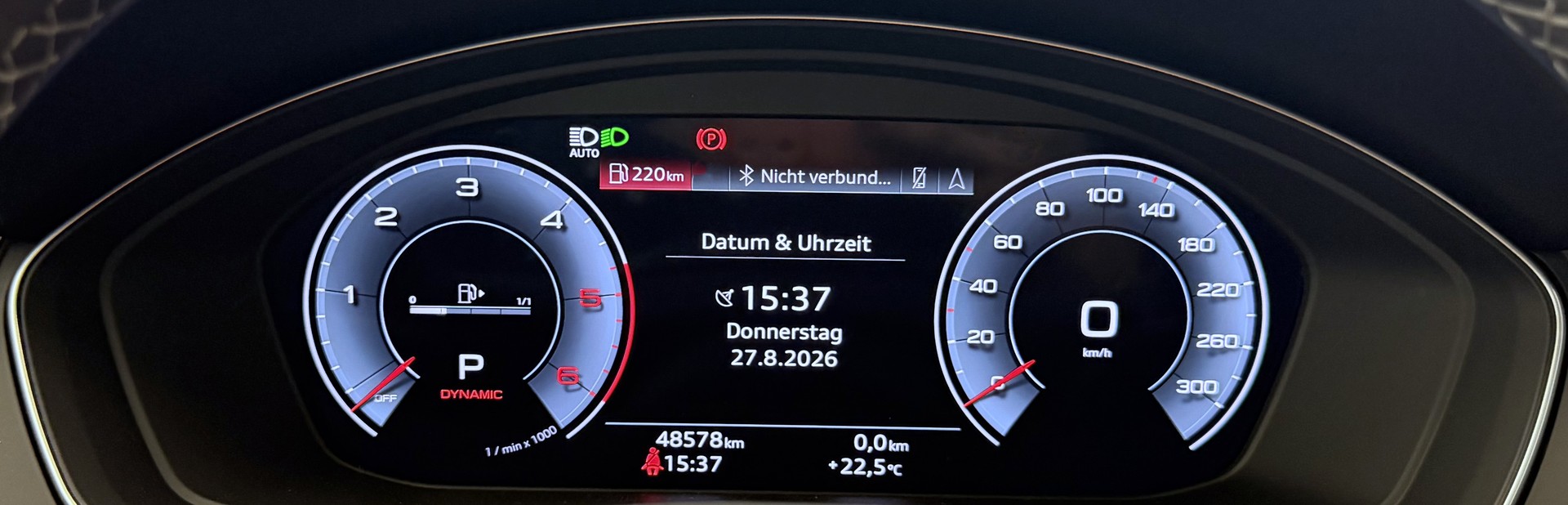AUDI Q5 40 TDI Black Edition quattro S-tronic-image-9