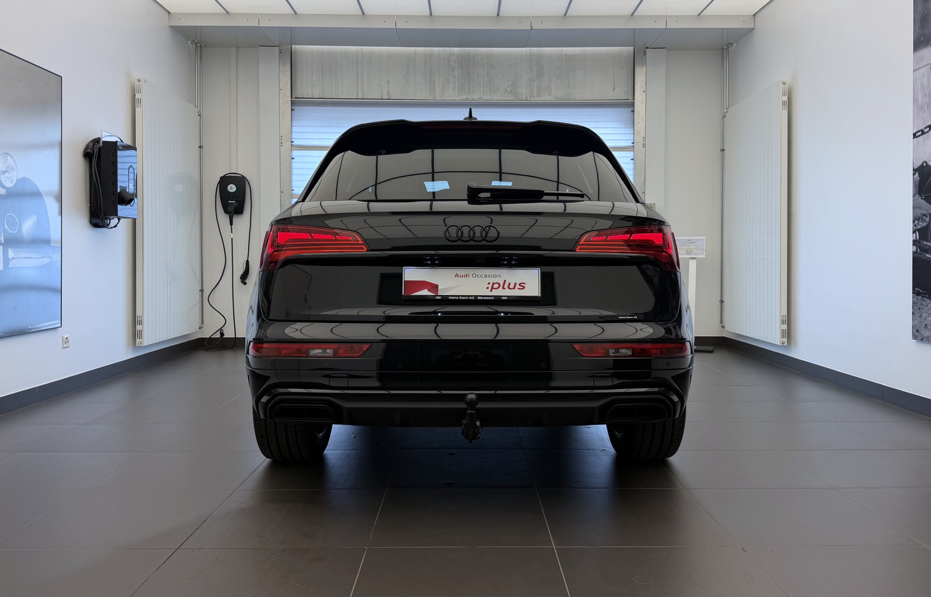 AUDI Q5 40 TDI Black Edition quattro S-tronic-image-28
