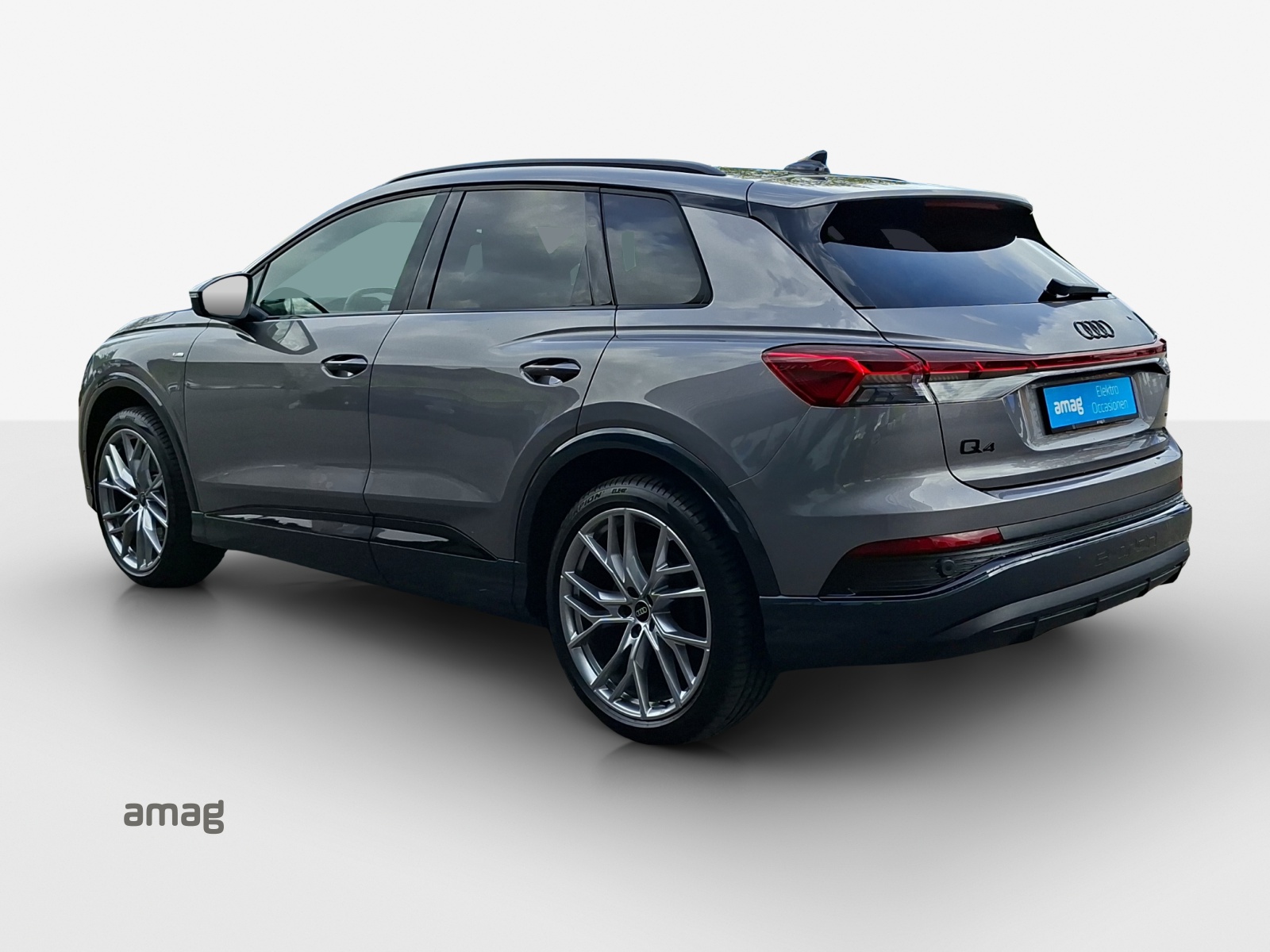 AUDI Q4 e-tron 45 Attraction quattro-image-2