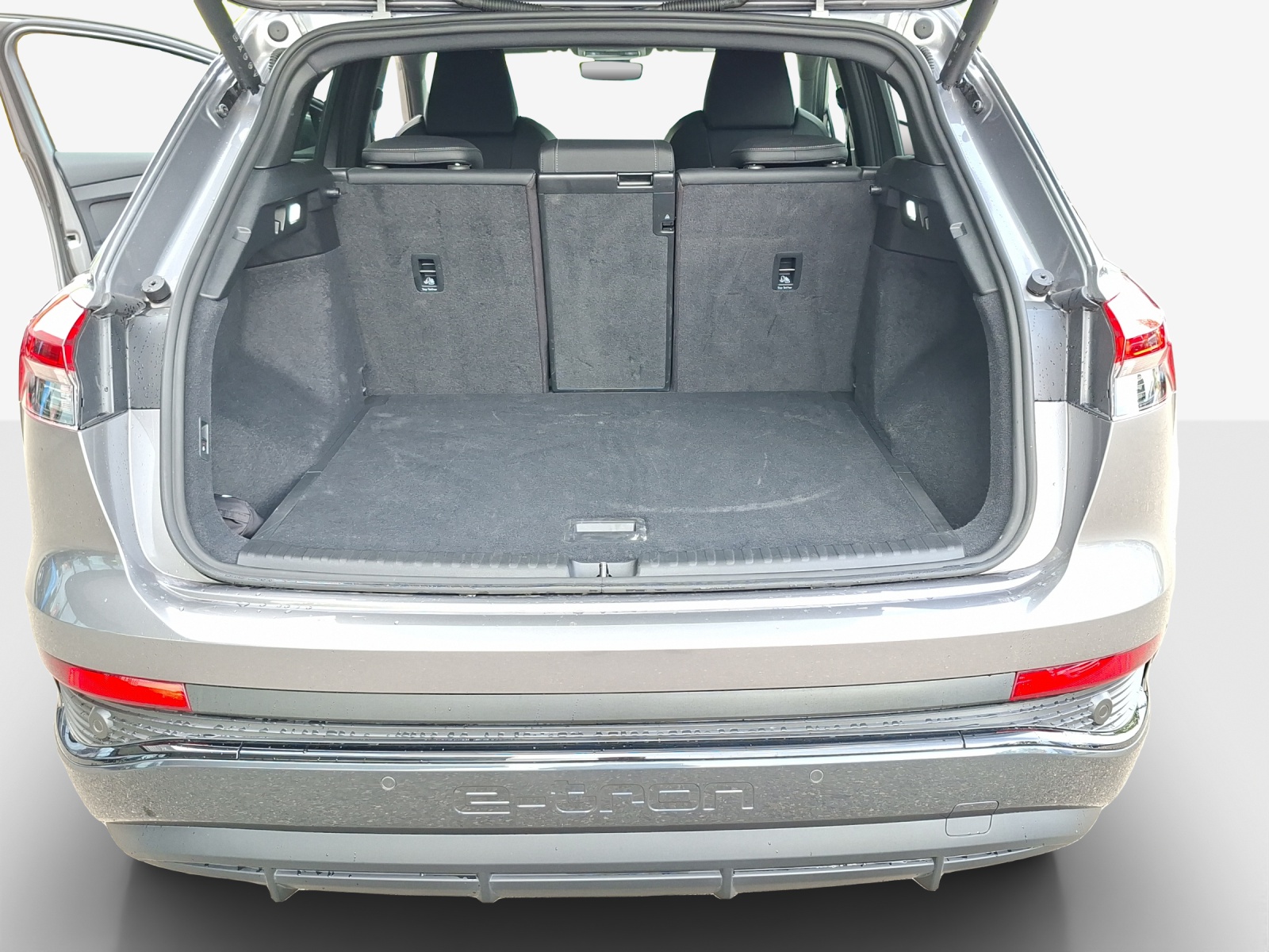 AUDI Q4 e-tron 45 Attraction quattro-image-12