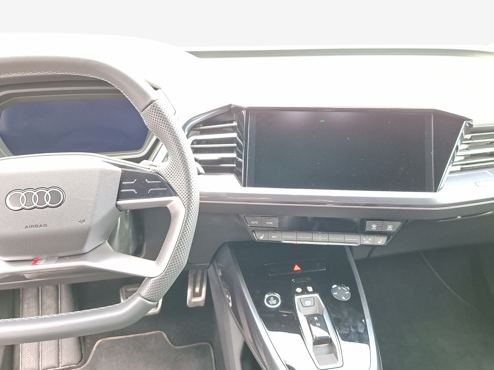 AUDI Q4 e-tron 45 Attraction quattro-image-8