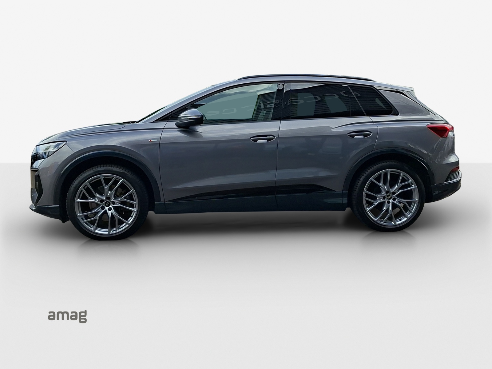 AUDI Q4 e-tron 45 Attraction quattro-image-1