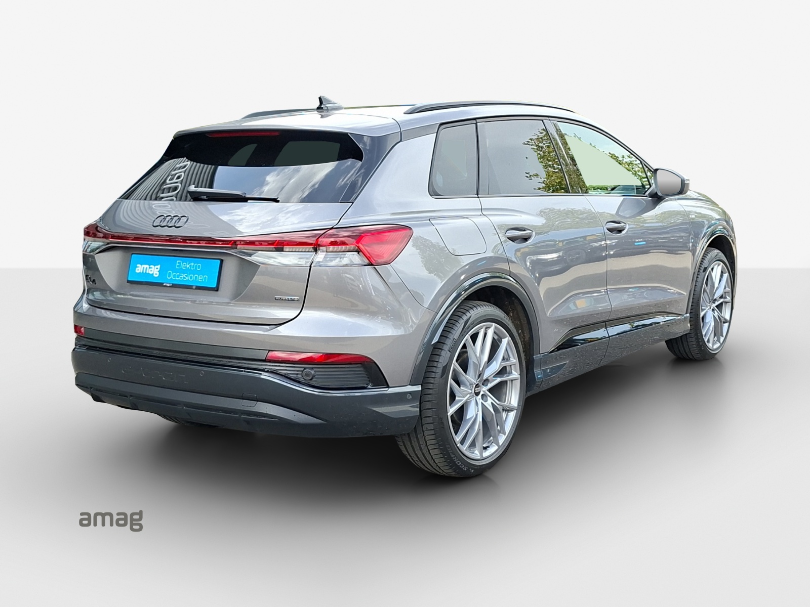 AUDI Q4 e-tron 45 Attraction quattro-image-4