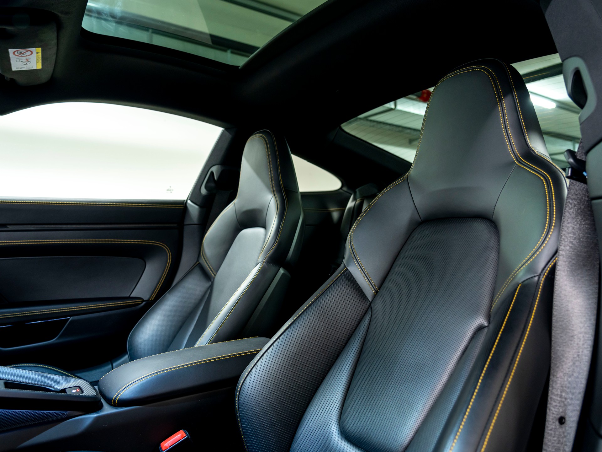 PORSCHE 911 Carrera 4 GTS PDK-image-13