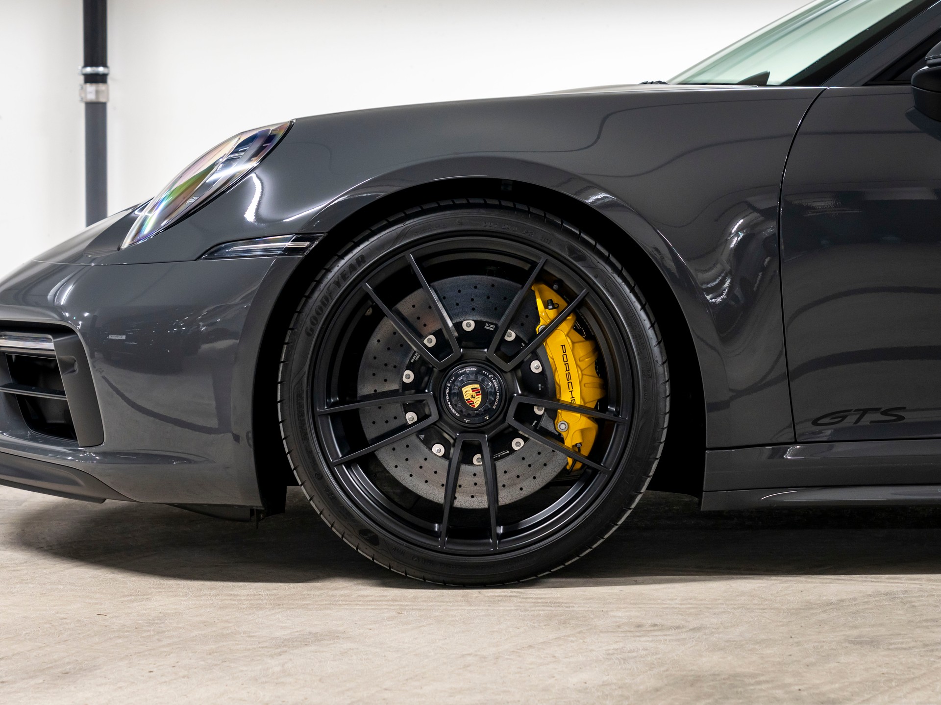 PORSCHE 911 Carrera 4 GTS PDK-image-7