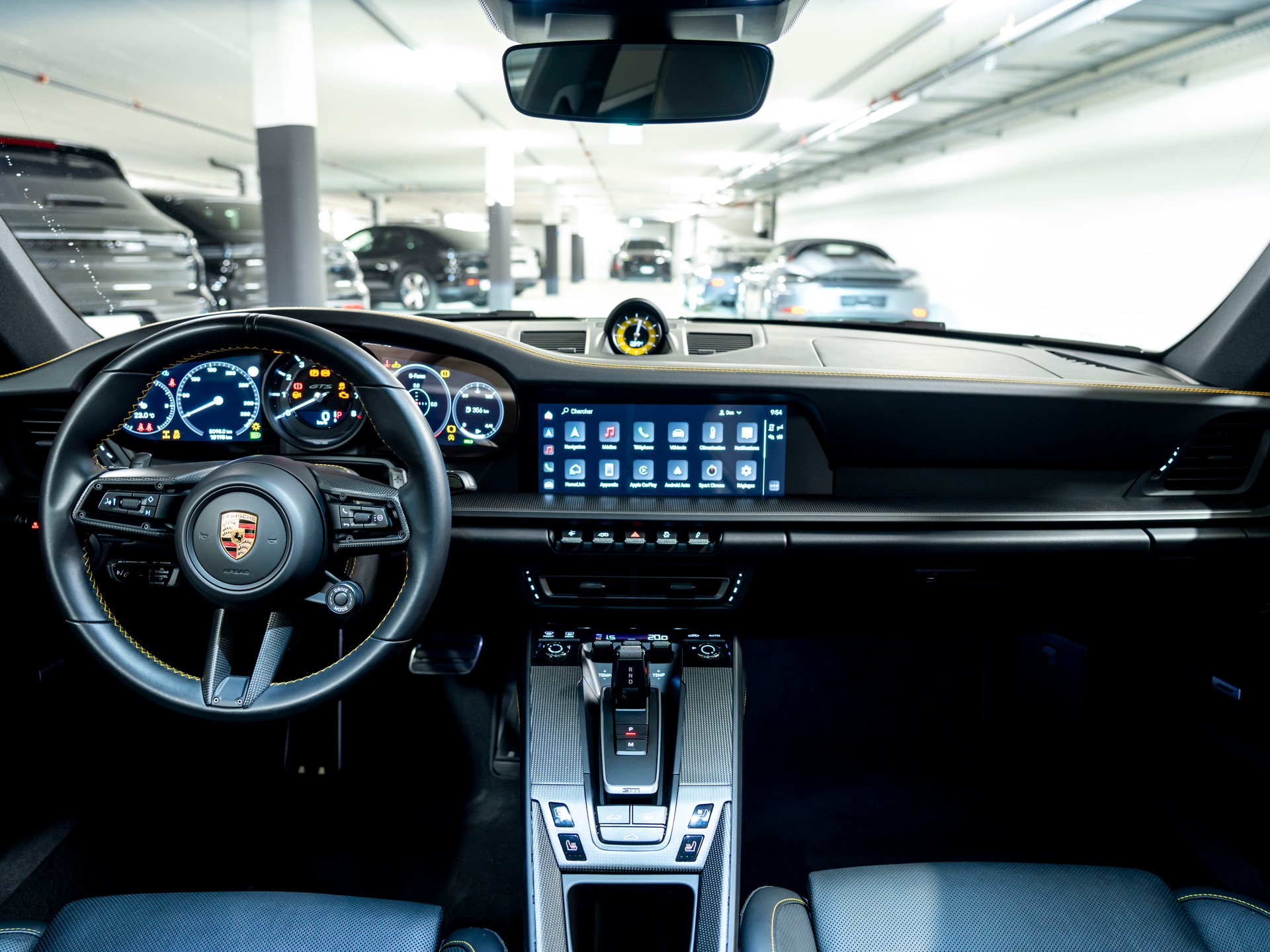 PORSCHE 911 Carrera 4 GTS PDK-image-16