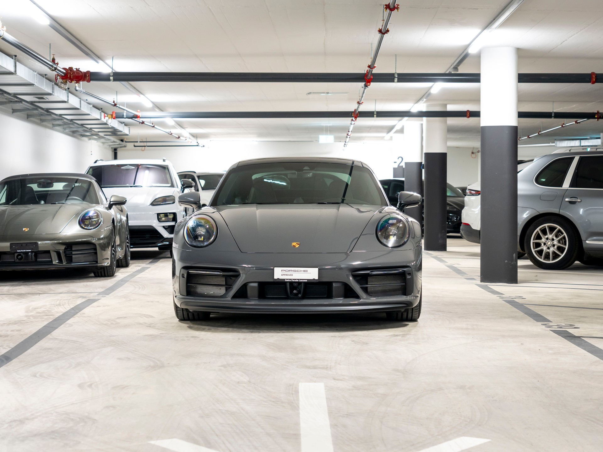 PORSCHE 911 Carrera 4 GTS PDK-showroom-element-3