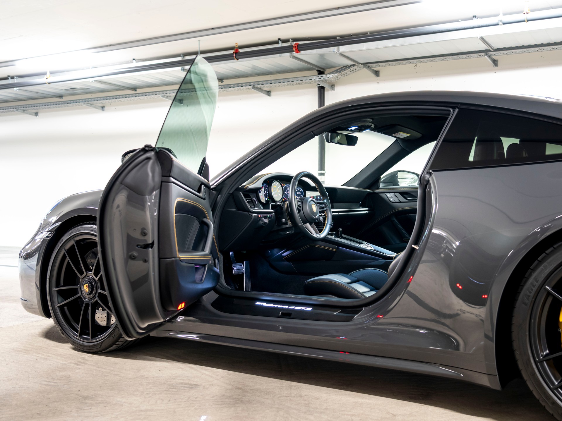 PORSCHE 911 Carrera 4 GTS PDK-image-10