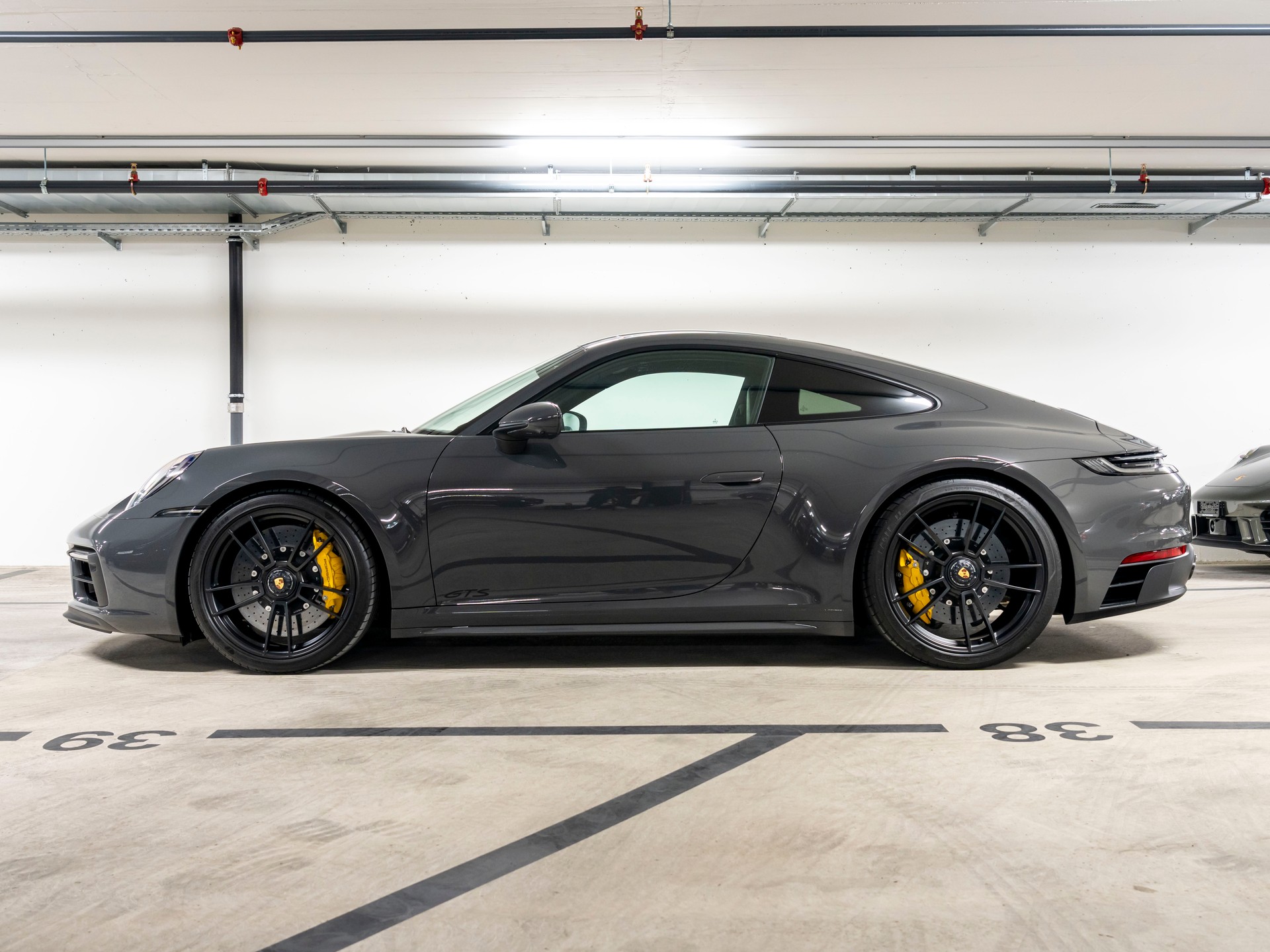 PORSCHE 911 Carrera 4 GTS PDK-showroom-element-1