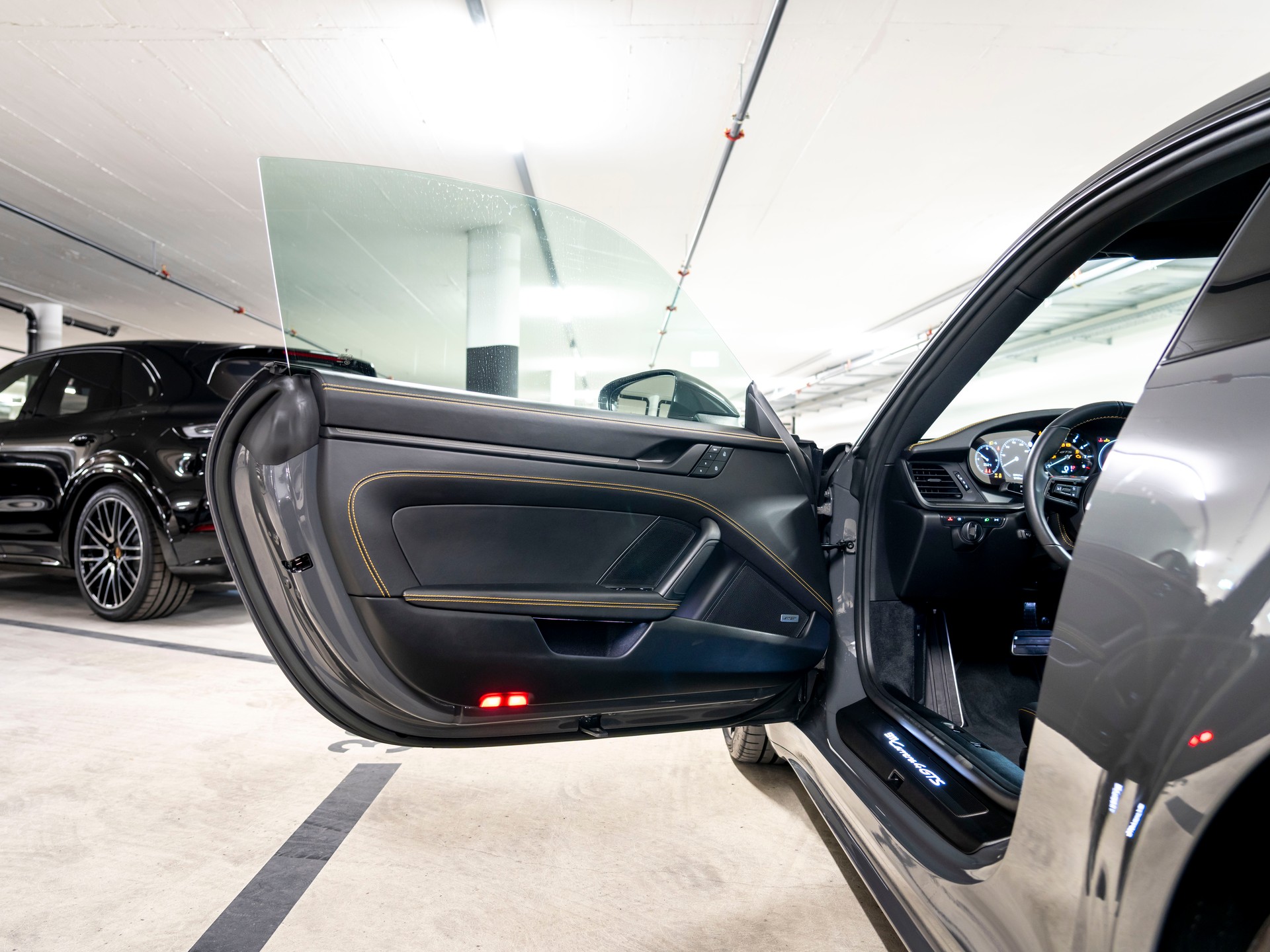 PORSCHE 911 Carrera 4 GTS PDK-image-11