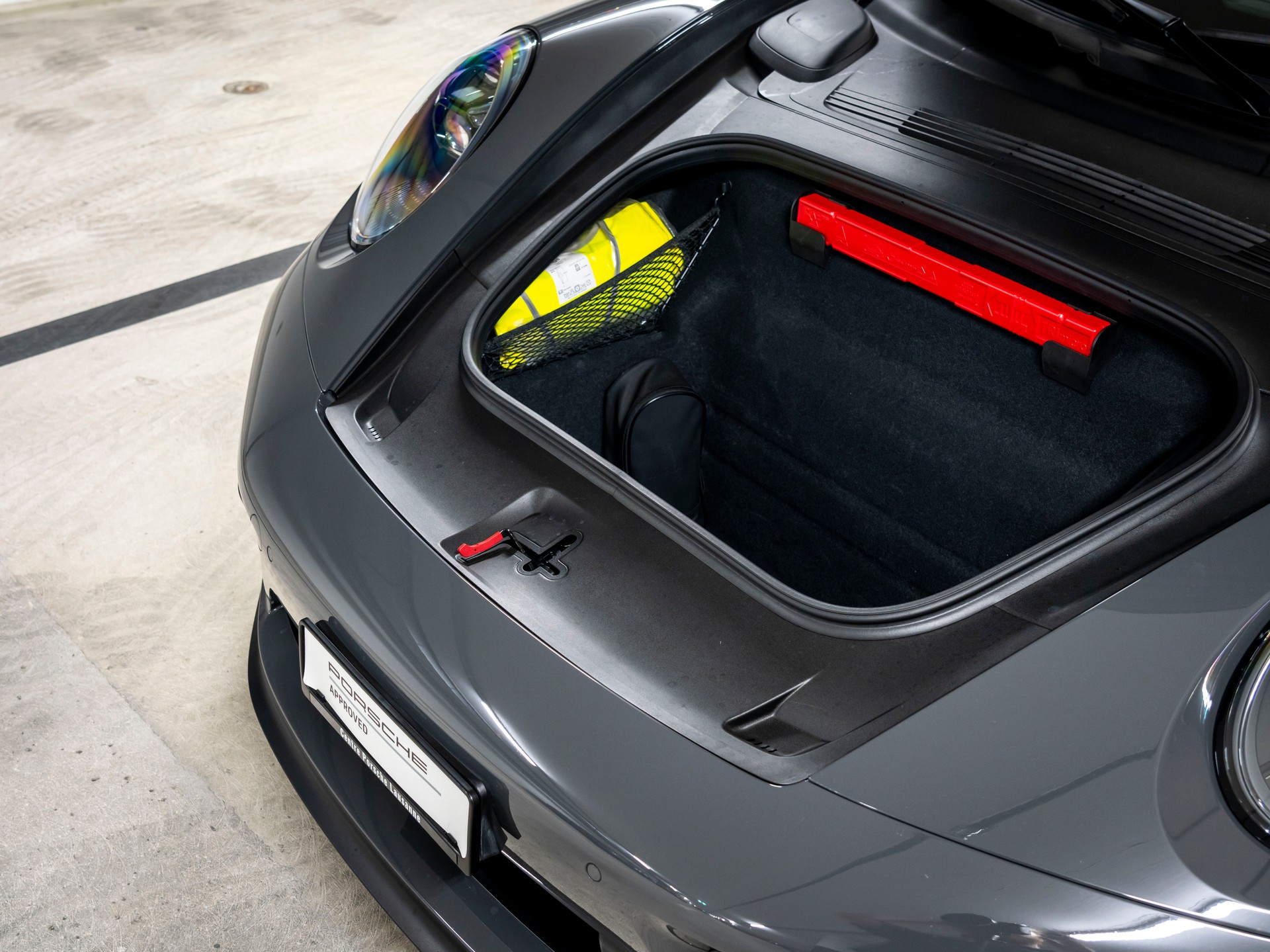 PORSCHE 911 Carrera 4 GTS PDK-image-9