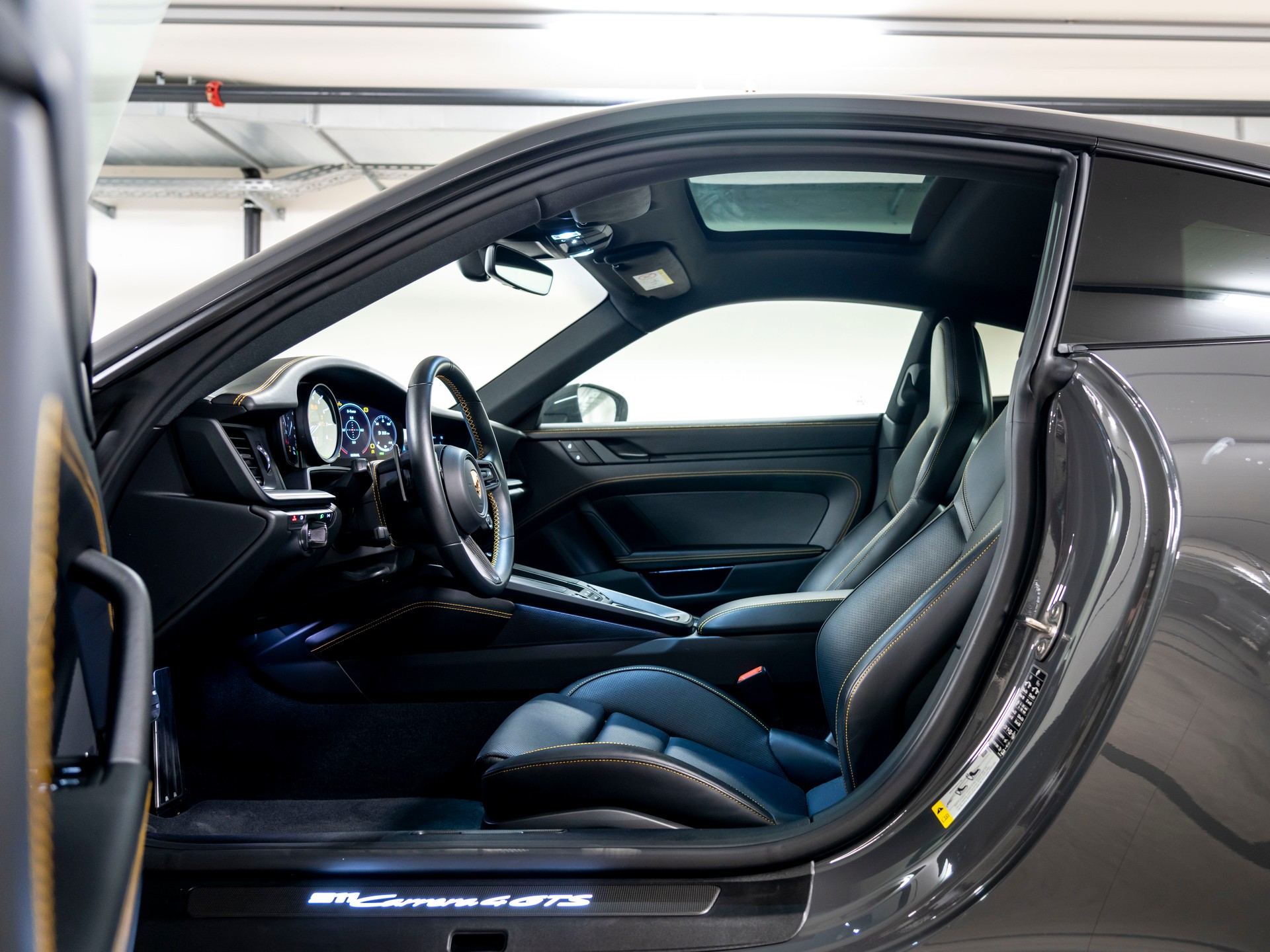 PORSCHE 911 Carrera 4 GTS PDK-image-12