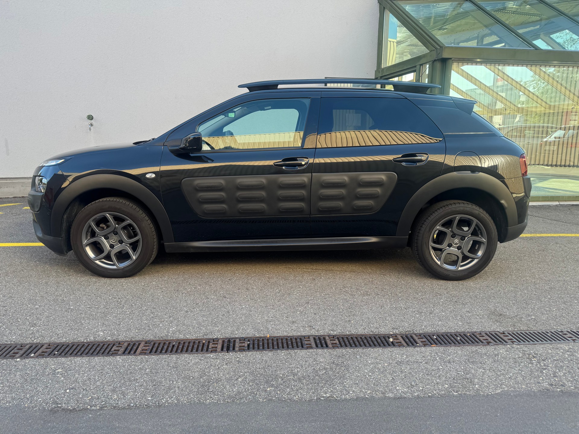 CITROEN C4 Cactus 1.2 e-VTi Feel ETG*Navigationssystem*Rückfahrkamera*-image-3