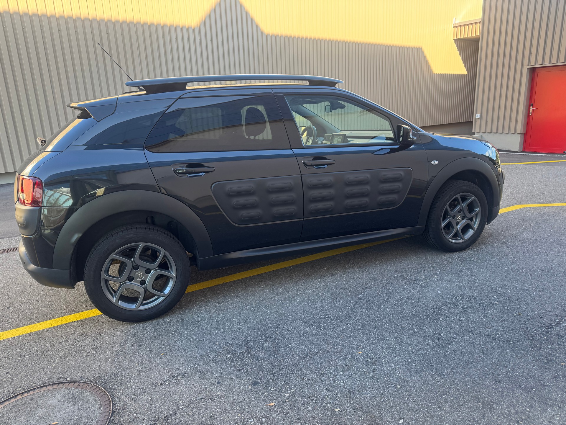 CITROEN C4 Cactus 1.2 e-VTi Feel ETG*Navigationssystem*Rückfahrkamera*-image-2