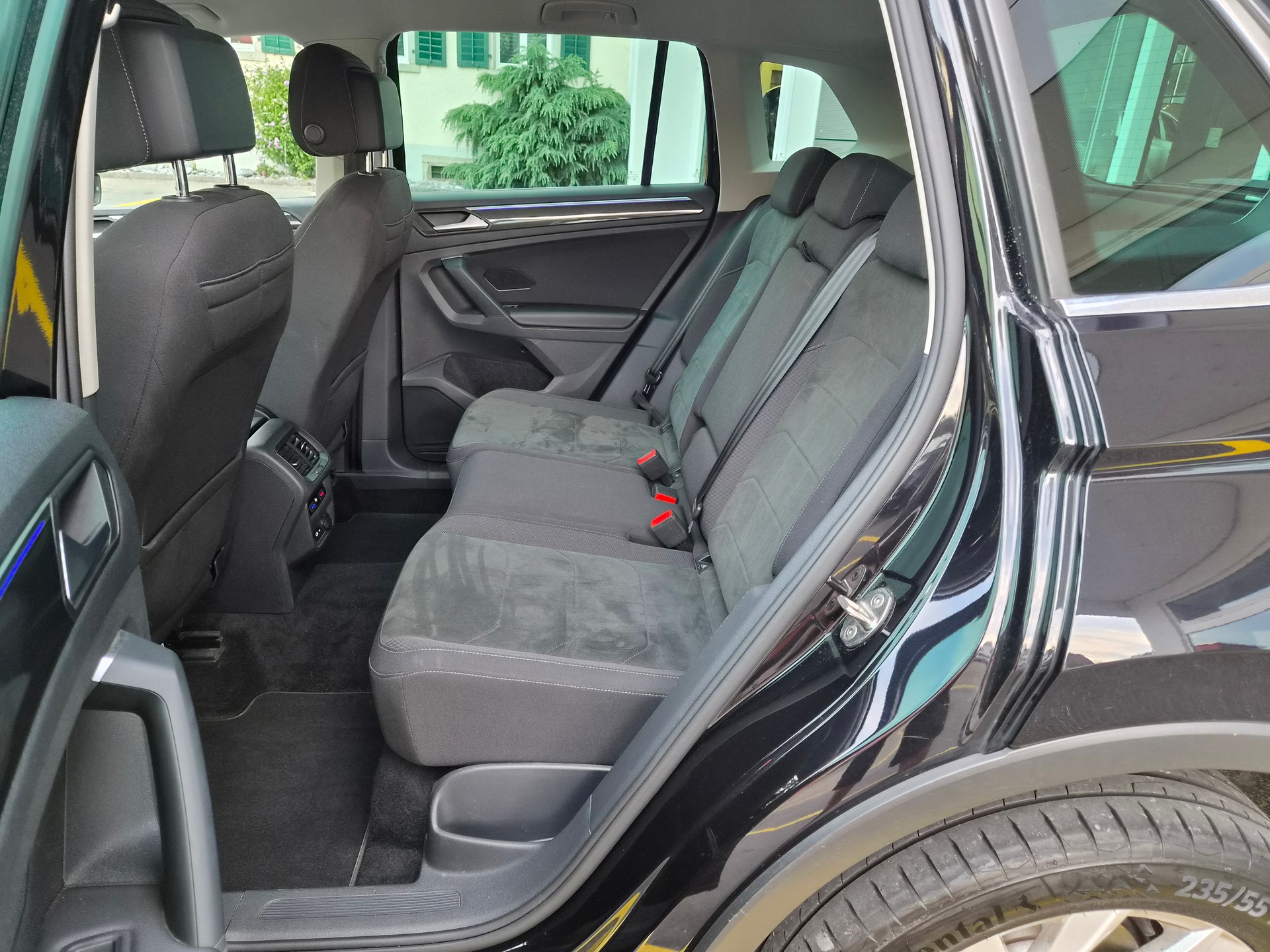 VW Tiguan 2.0 TDI SCR Elegance 4Motion DSG-image-9
