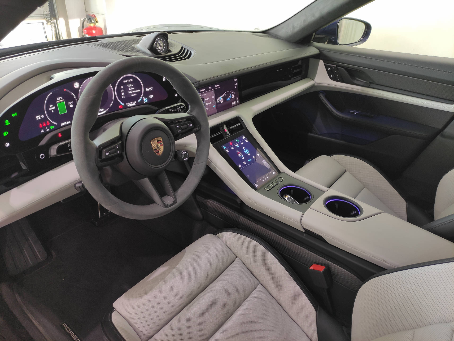 PORSCHE Taycan Sport Turismo GTS-image-4