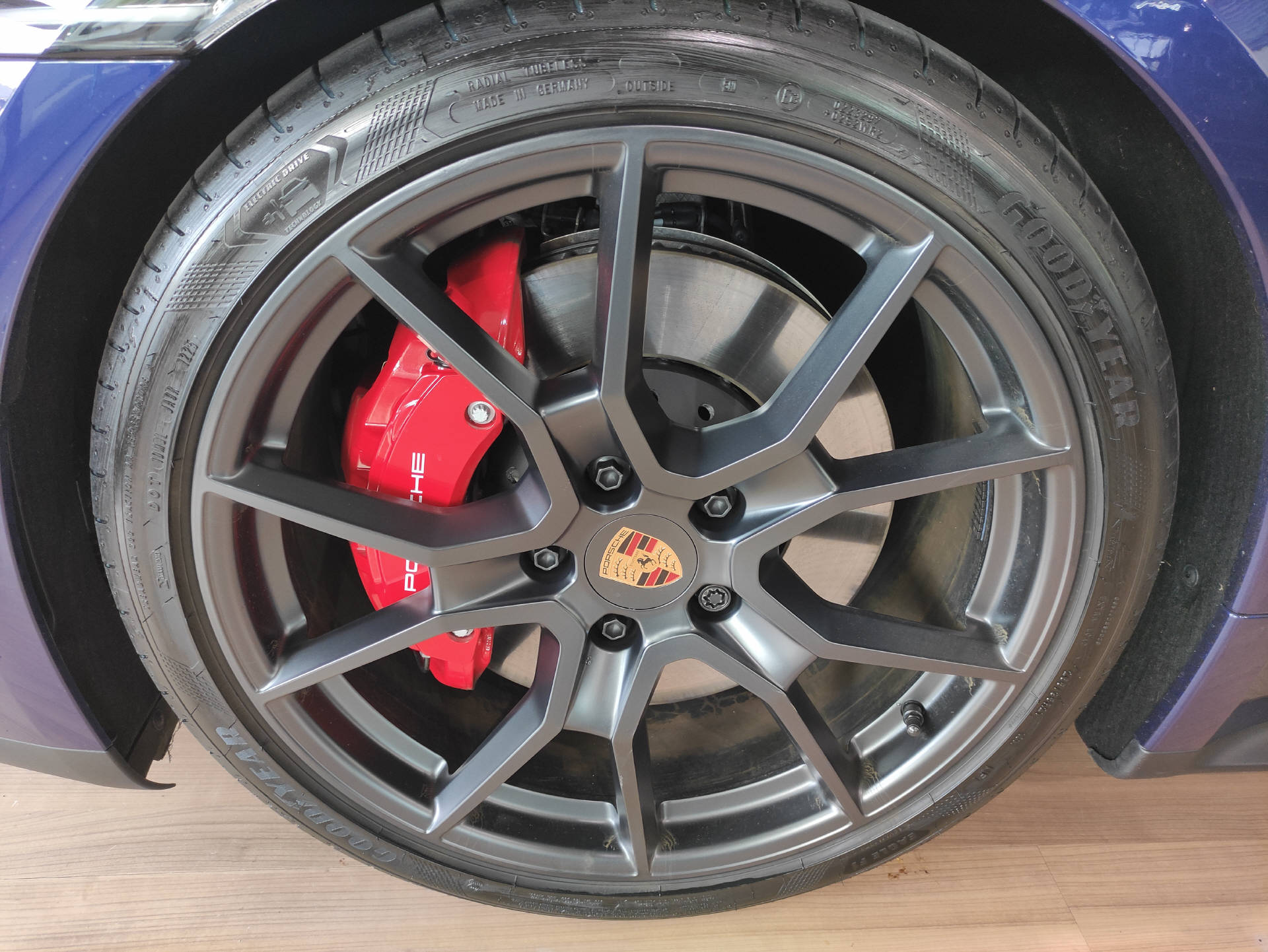 PORSCHE Taycan Sport Turismo GTS-image-3
