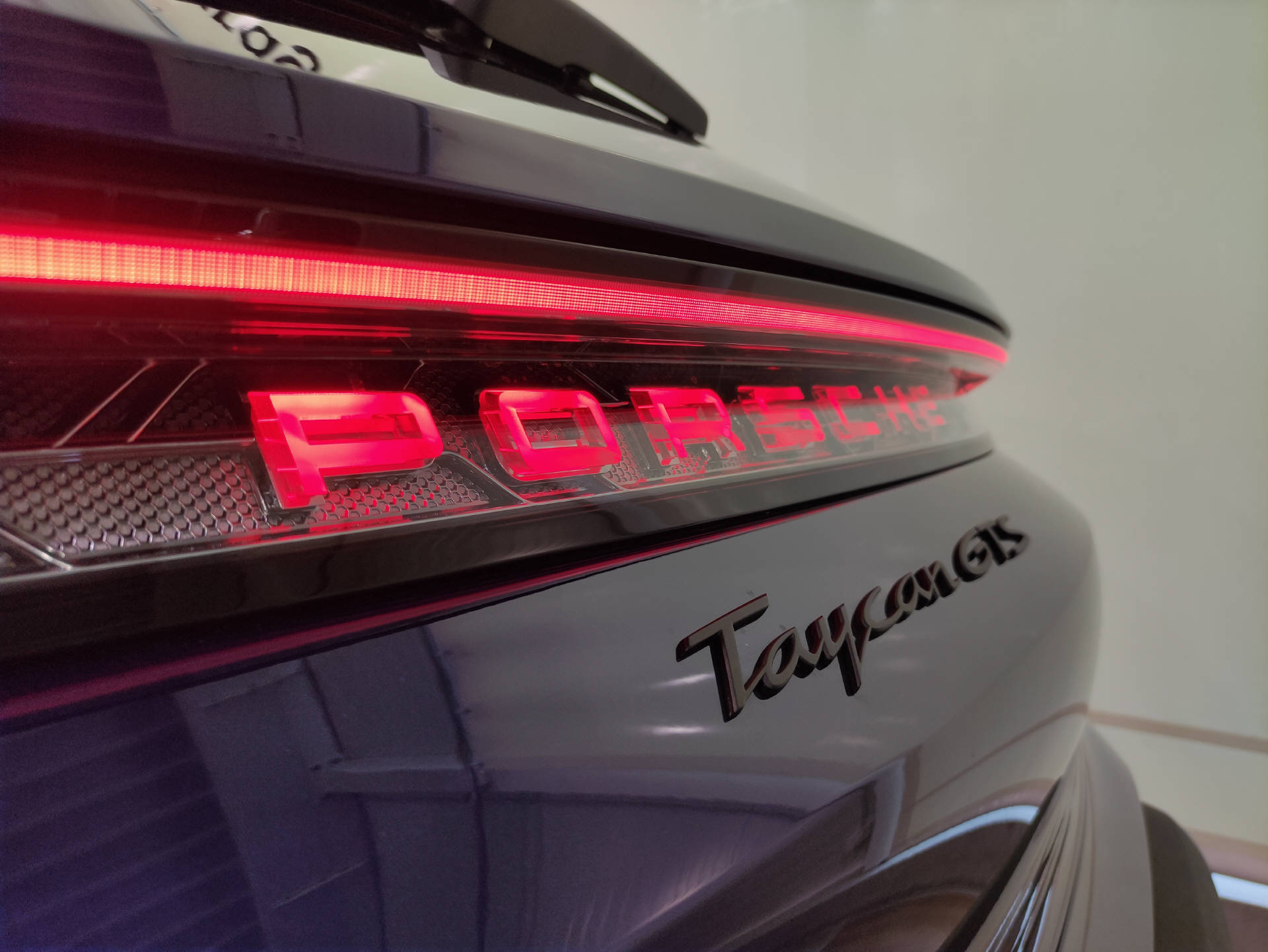 PORSCHE Taycan Sport Turismo GTS-image-26