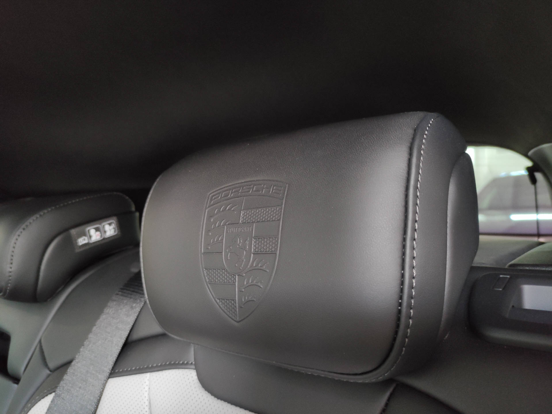 PORSCHE Taycan Sport Turismo GTS-image-23