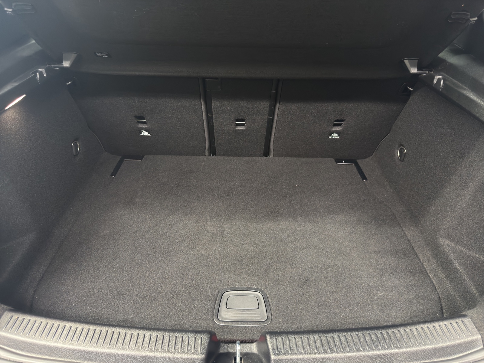 MERCEDES-BENZ A 200 AMG Line 4Matic-image-10