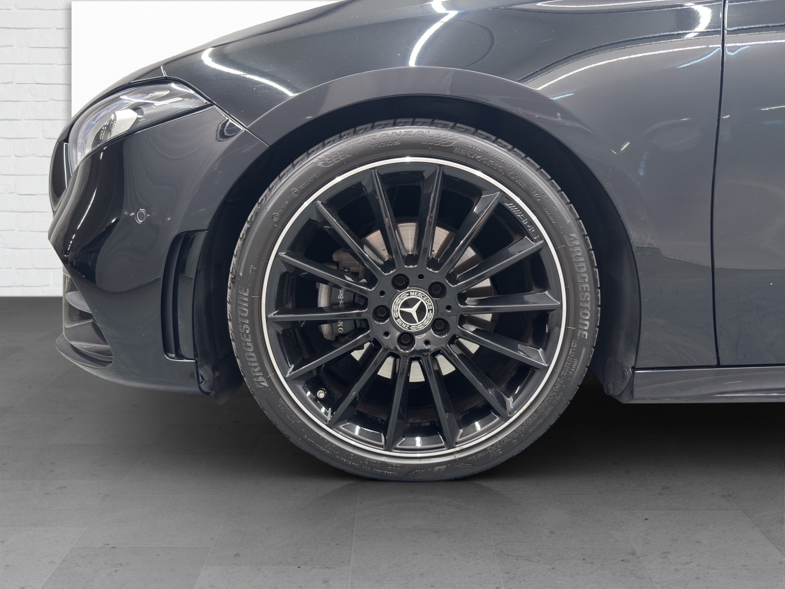 MERCEDES-BENZ A 200 AMG Line 4Matic-image-5