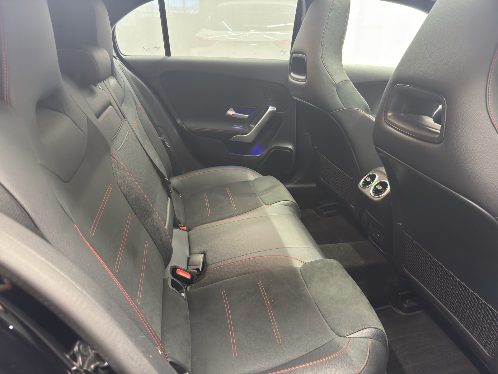 MERCEDES-BENZ A 200 AMG Line 4Matic-image-9