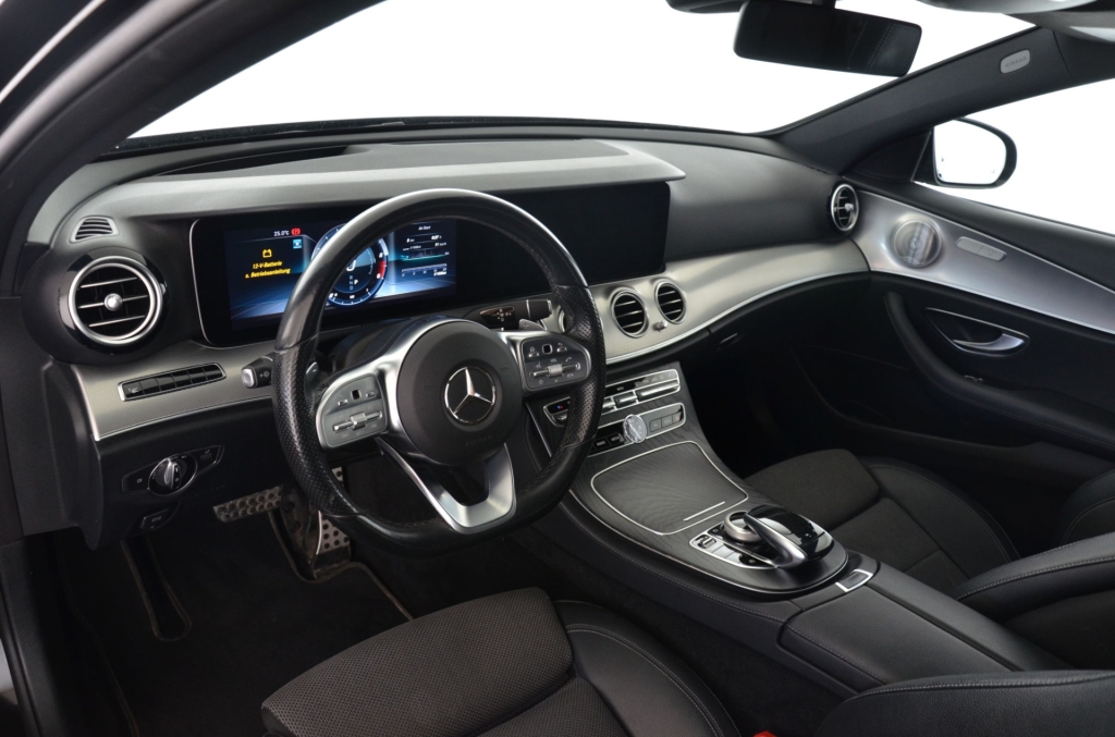 MERCEDES-BENZ E 220 d AMG Line 4Matic 9G-Tronic-image-10