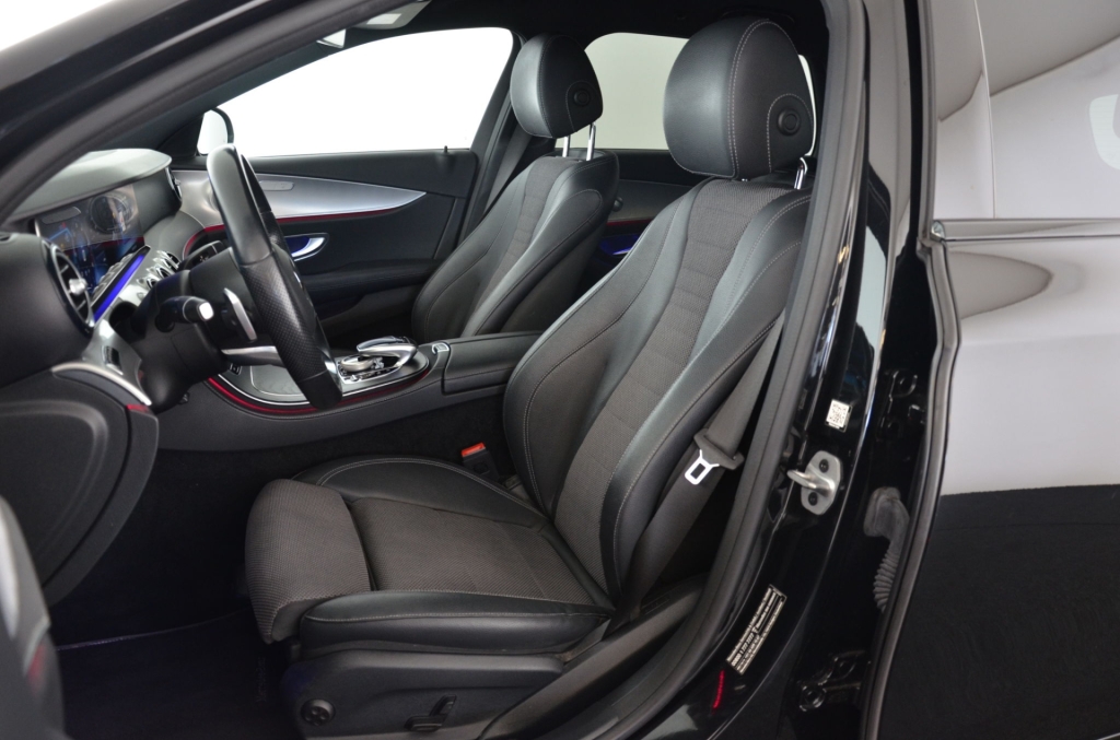MERCEDES-BENZ E 220 d AMG Line 4Matic 9G-Tronic-image-12