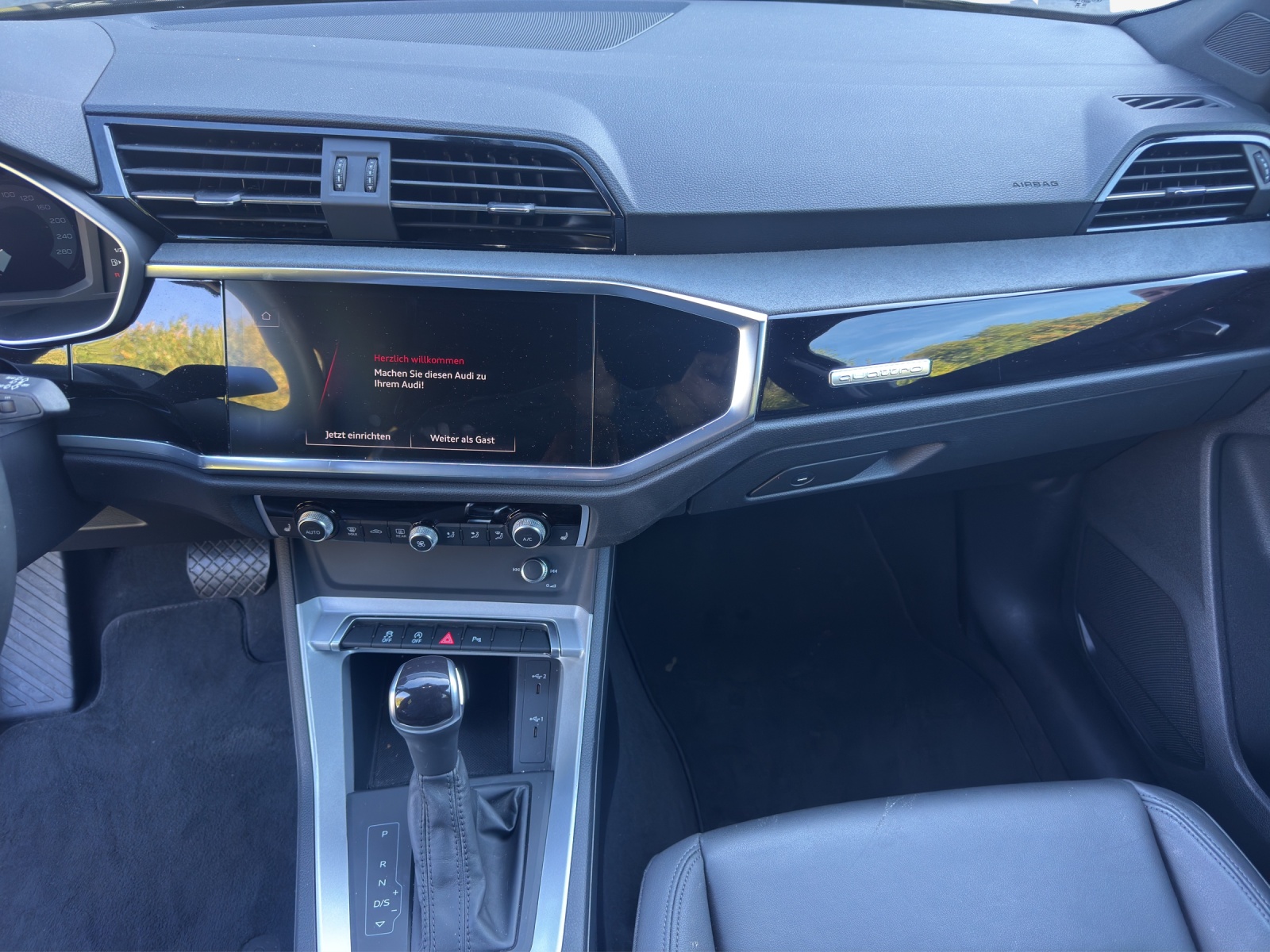 AUDI Q3 40 TDI S line quattro S-tronic-image-10